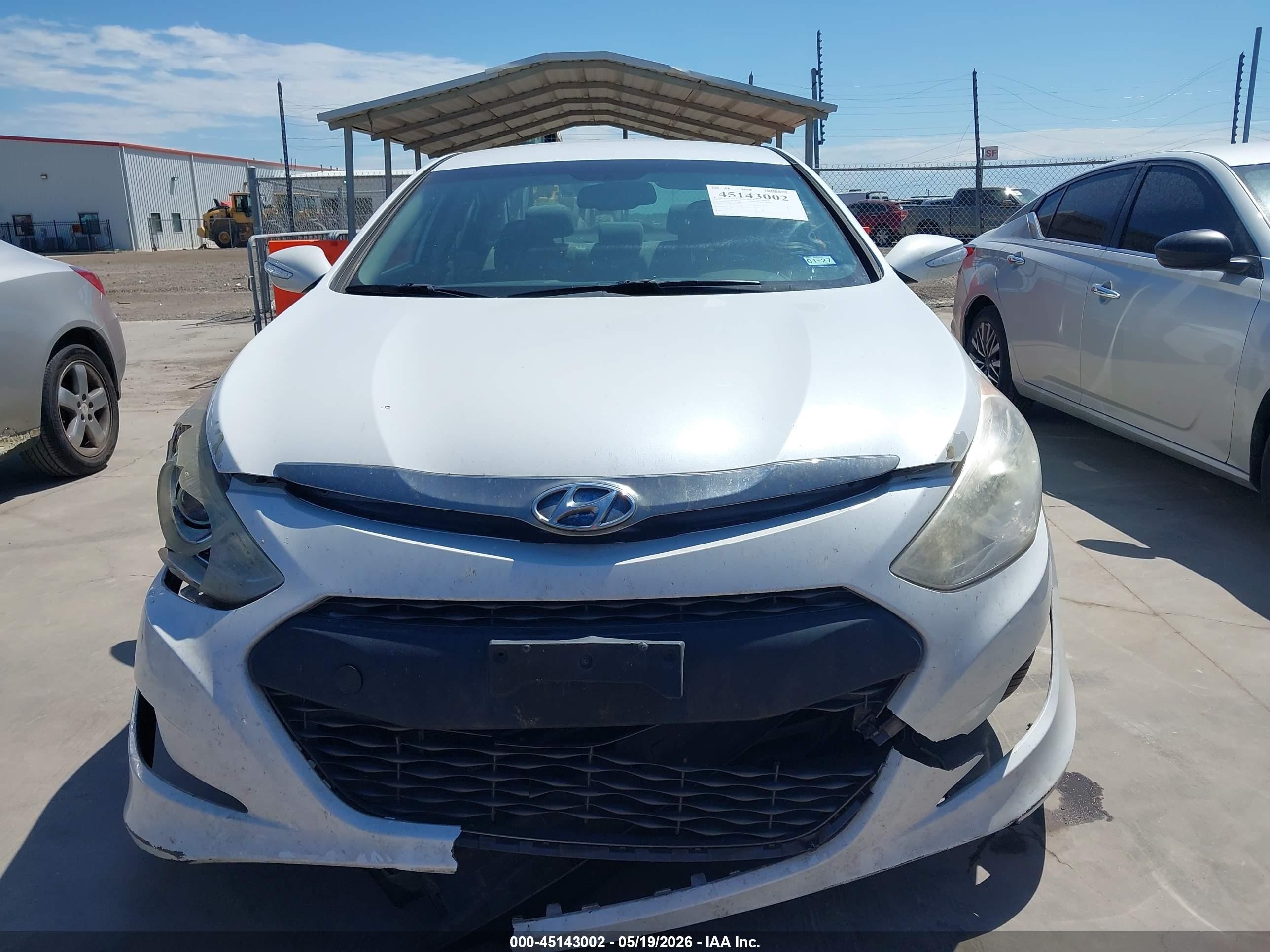 2014 Hyundai Sonata Hybrid   White vin: KMHEC4A49EA116588