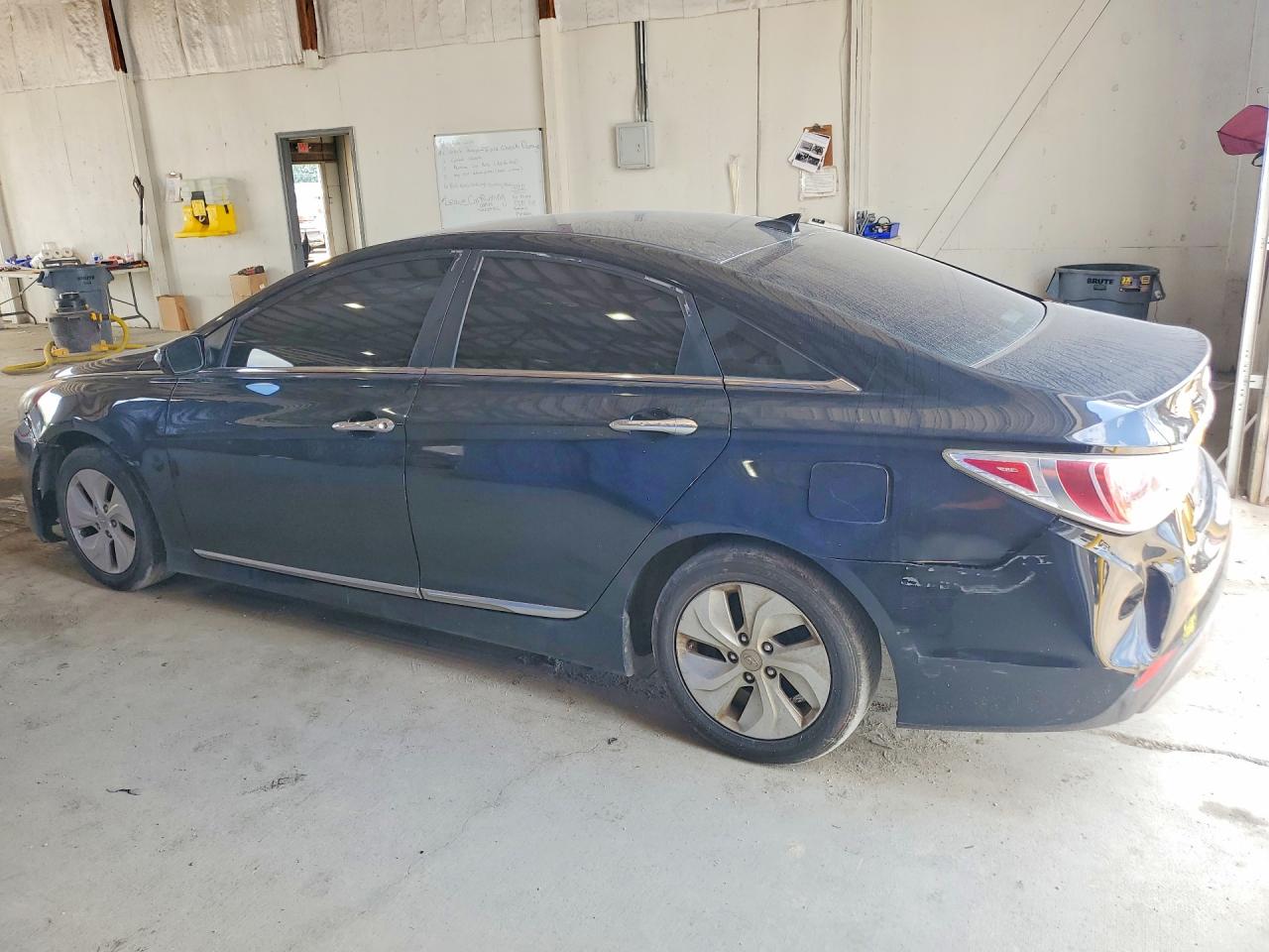 2015 Hyundai Sonata Hybrid Base Black vin: KMHEC4A49FA122201