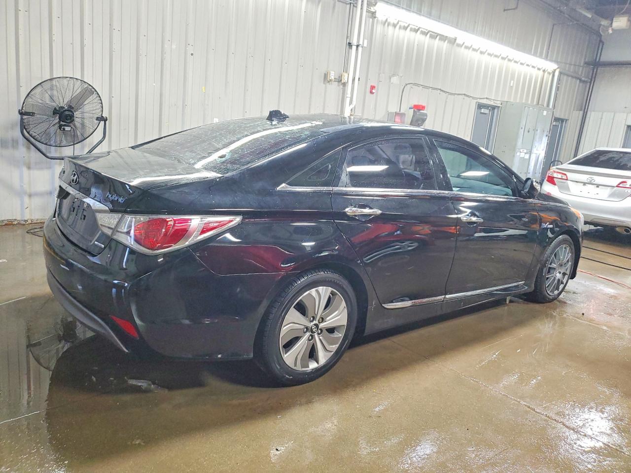 2015 Hyundai Sonata Hybrid Limited Black vin: KMHEC4A49FA124157