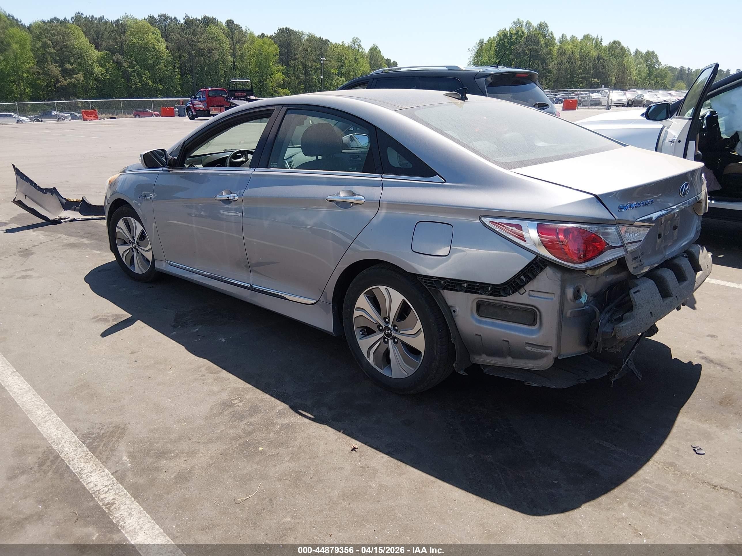 2015 Hyundai Sonata Hybrid Limited Silver vin: KMHEC4A49FA126328
