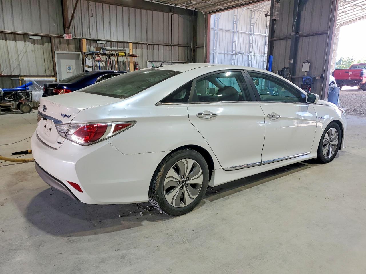 2015 Hyundai Sonata Hybrid Limited White vin: KMHEC4A49FA131500