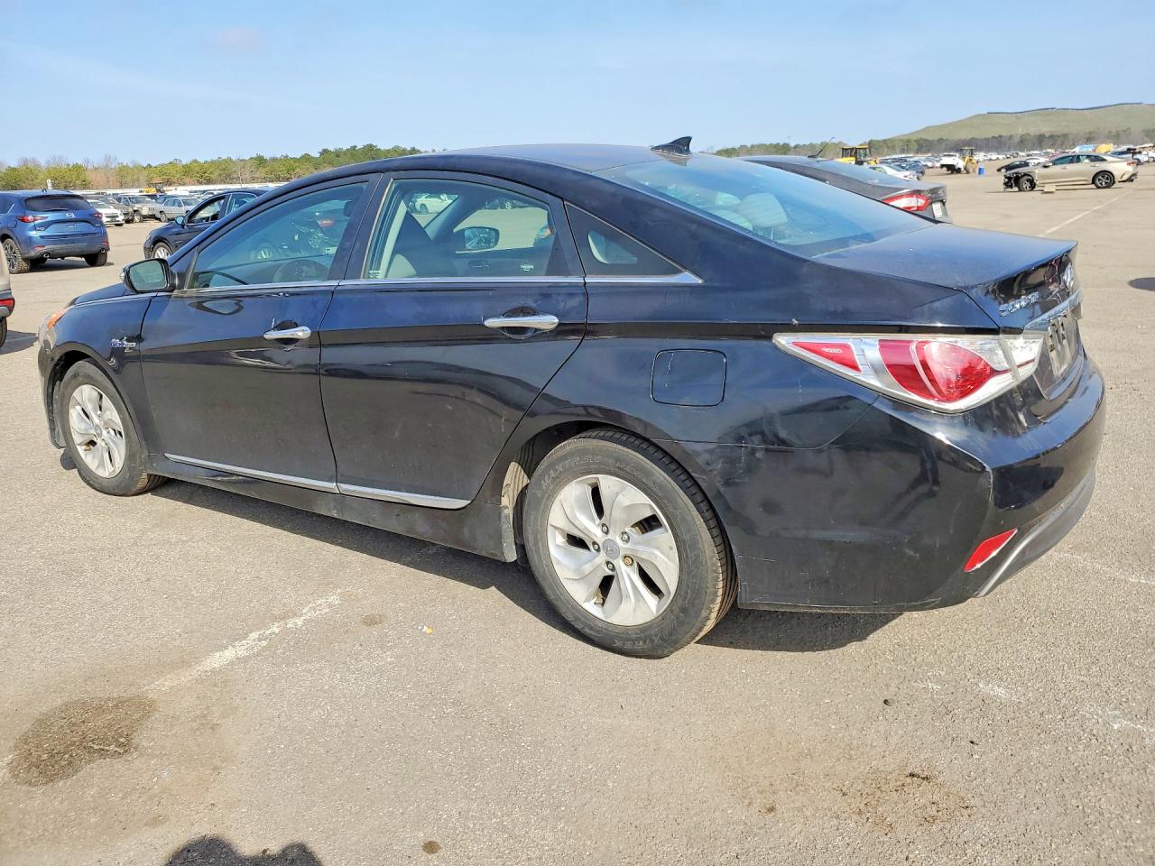 2015 Hyundai Sonata Hybrid Base Black vin: KMHEC4A49FA133036