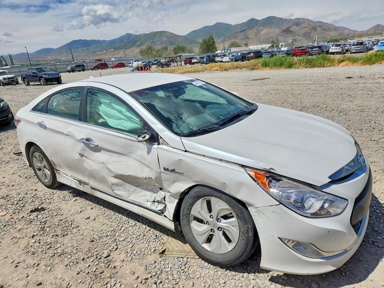 2015 Hyundai Sonata Hybrid Base White vin: KMHEC4A49FA133649