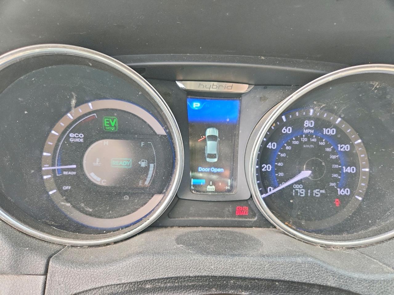 2015 Hyundai Sonata Hybrid Base Silver vin: KMHEC4A49FA137667