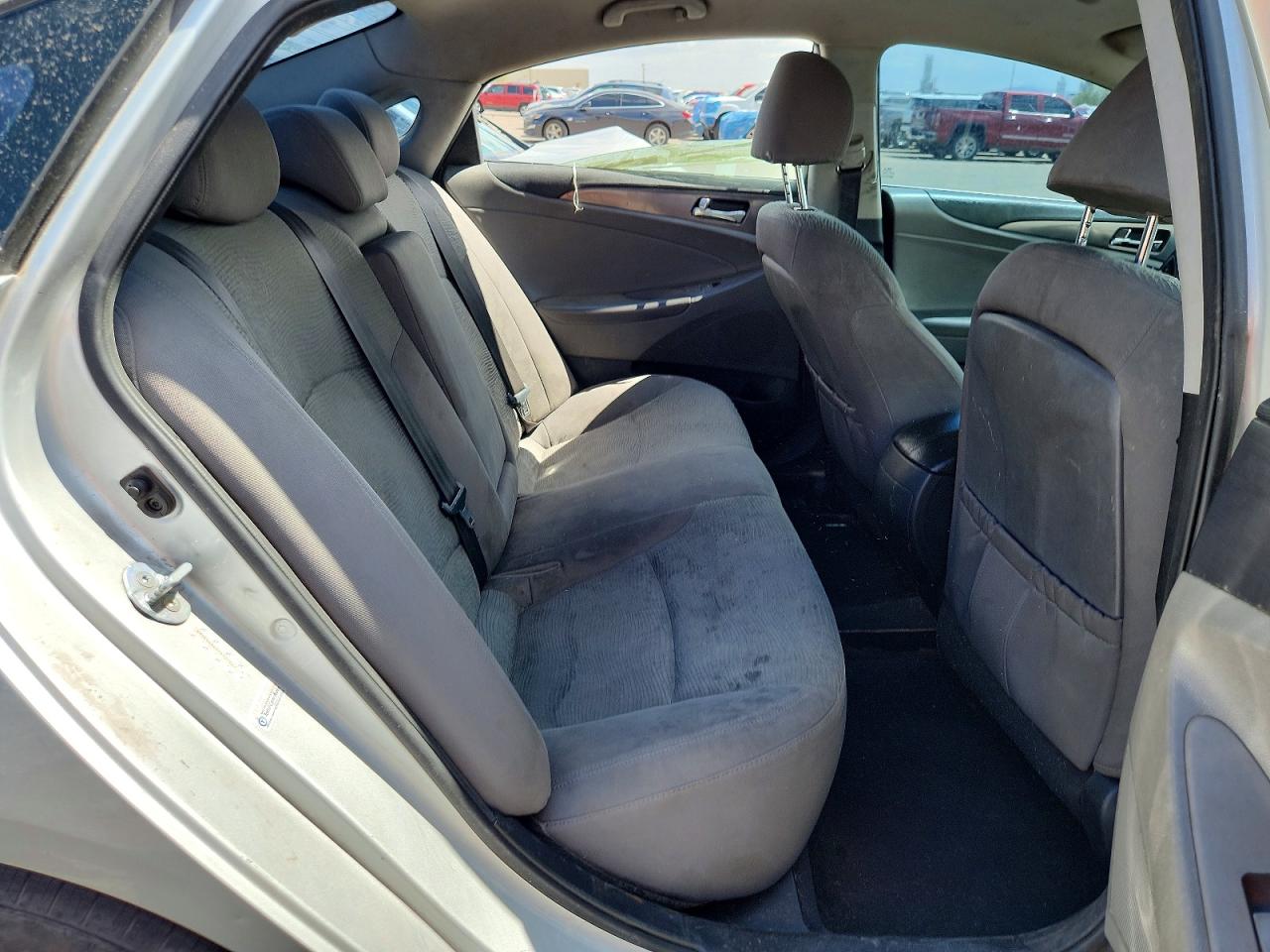 2015 Hyundai Sonata Hybrid Base Silver vin: KMHEC4A49FA137667
