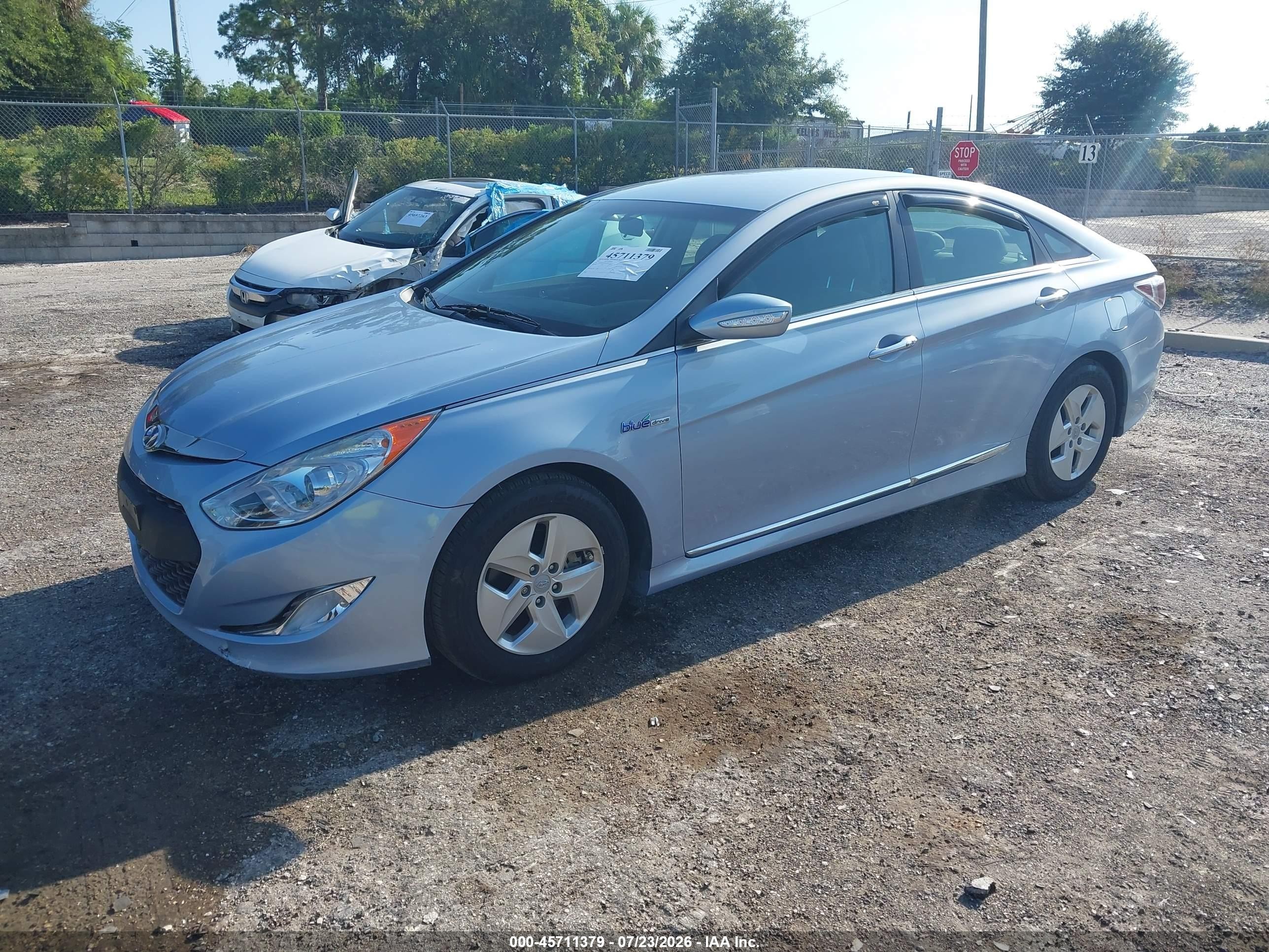 2011 Hyundai Sonata Hybrid   Light Blue vin: KMHEC4A4XBA001509