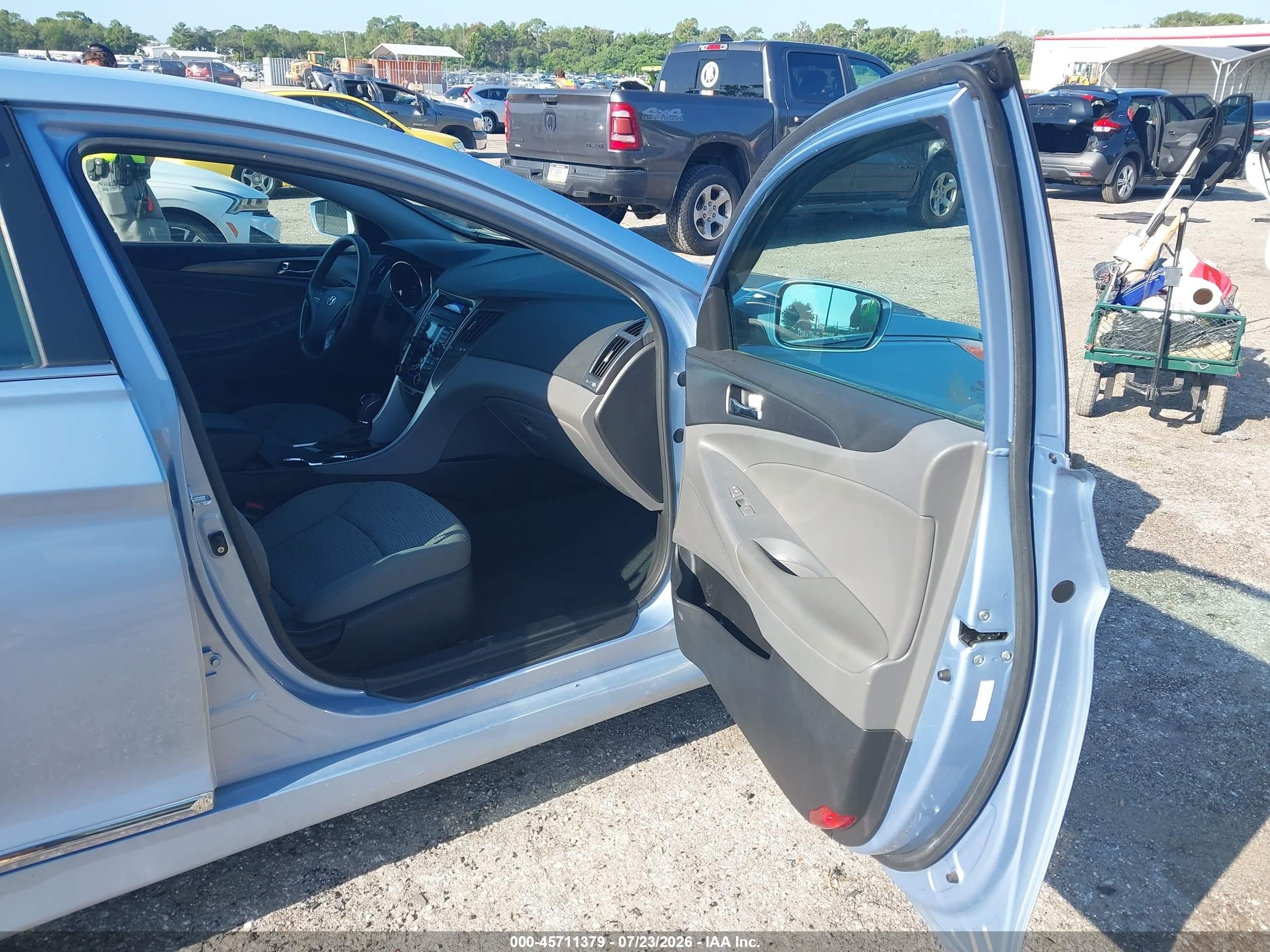 2011 Hyundai Sonata Hybrid   Light Blue vin: KMHEC4A4XBA001509