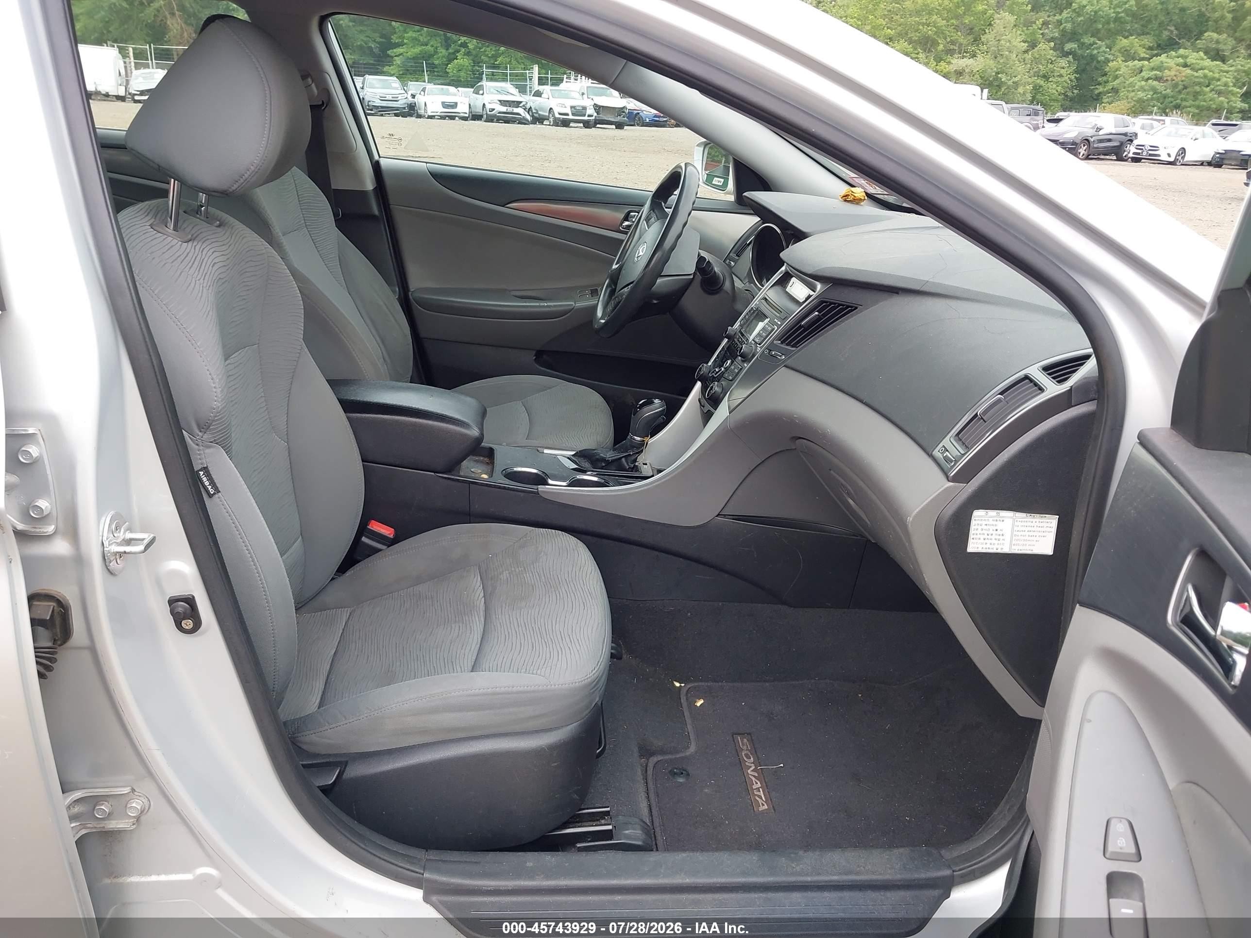 2011 Hyundai Sonata Hybrid   Silver vin: KMHEC4A4XBA003048