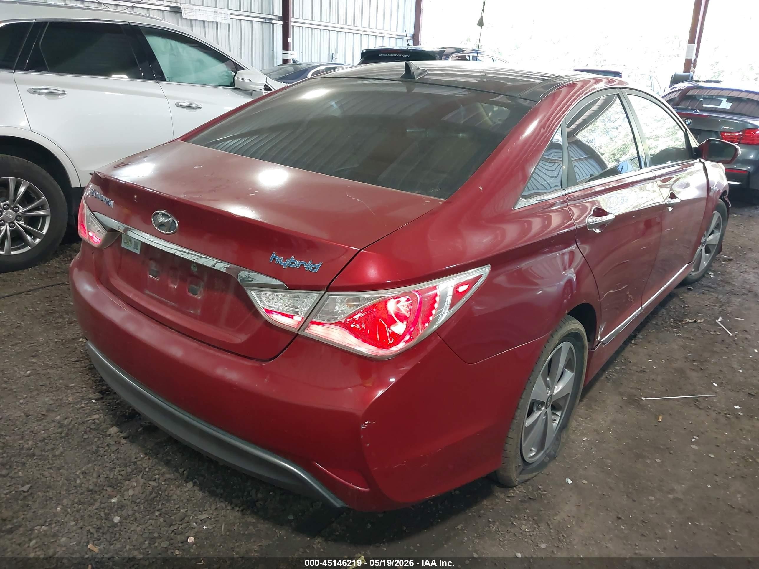 2011 Hyundai Sonata Hybrid   Red vin: KMHEC4A4XBA010842