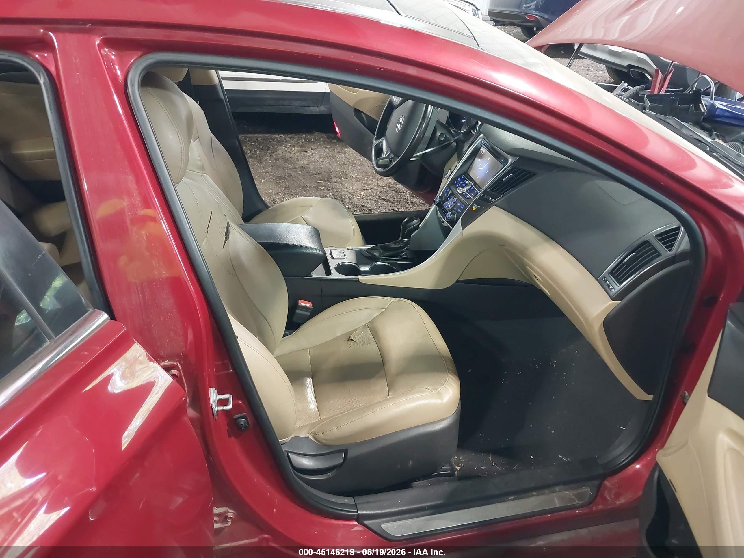 2011 Hyundai Sonata Hybrid   Red vin: KMHEC4A4XBA010842