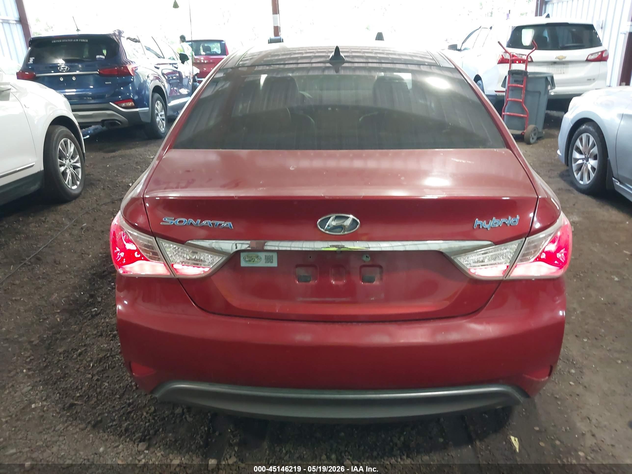 2011 Hyundai Sonata Hybrid   Red vin: KMHEC4A4XBA010842