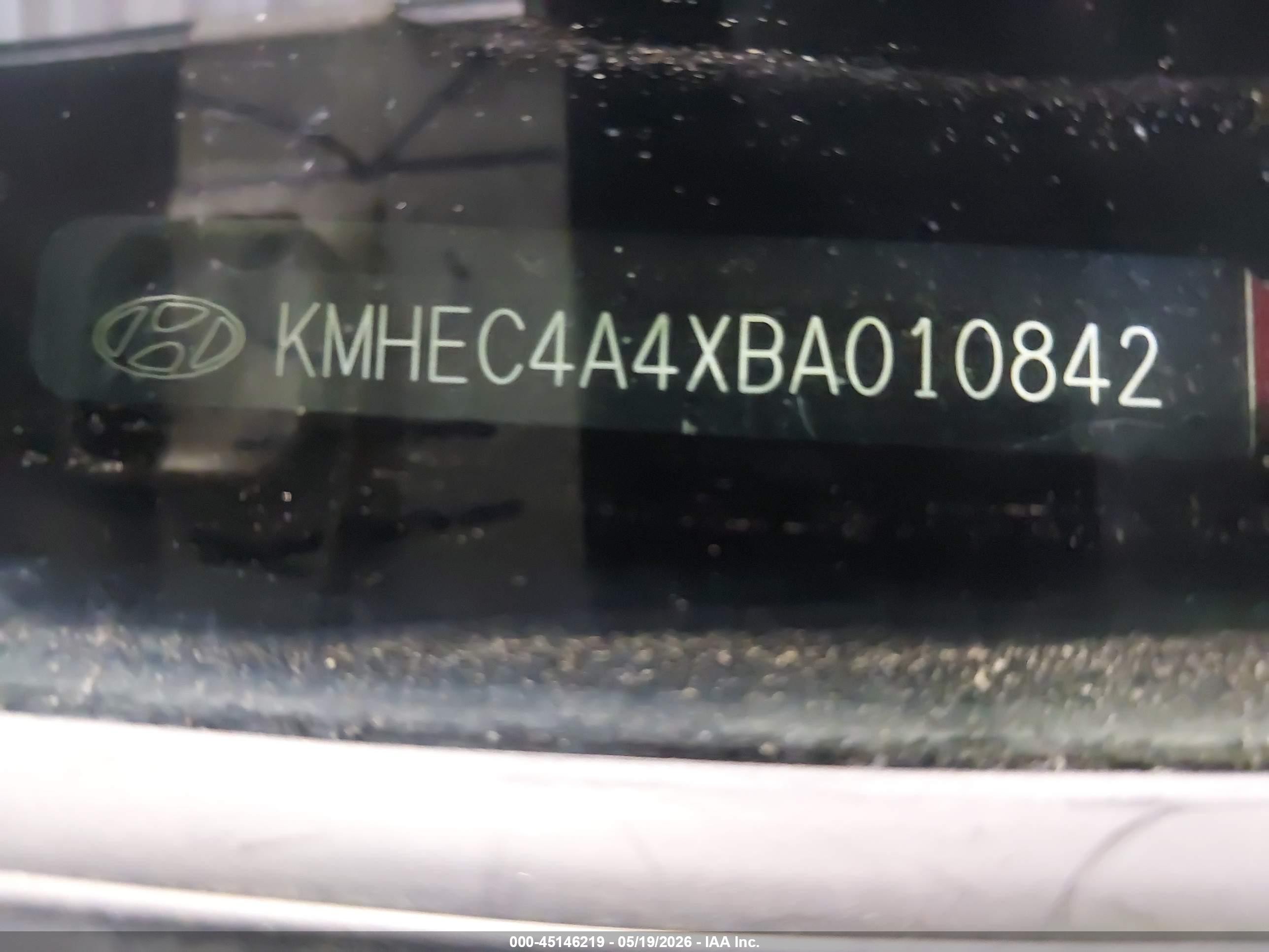 2011 Hyundai Sonata Hybrid   Red vin: KMHEC4A4XBA010842