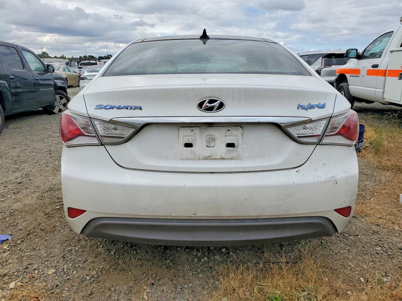 2011 Hyundai Sonata Hybrid White vin: KMHEC4A4XBA013854