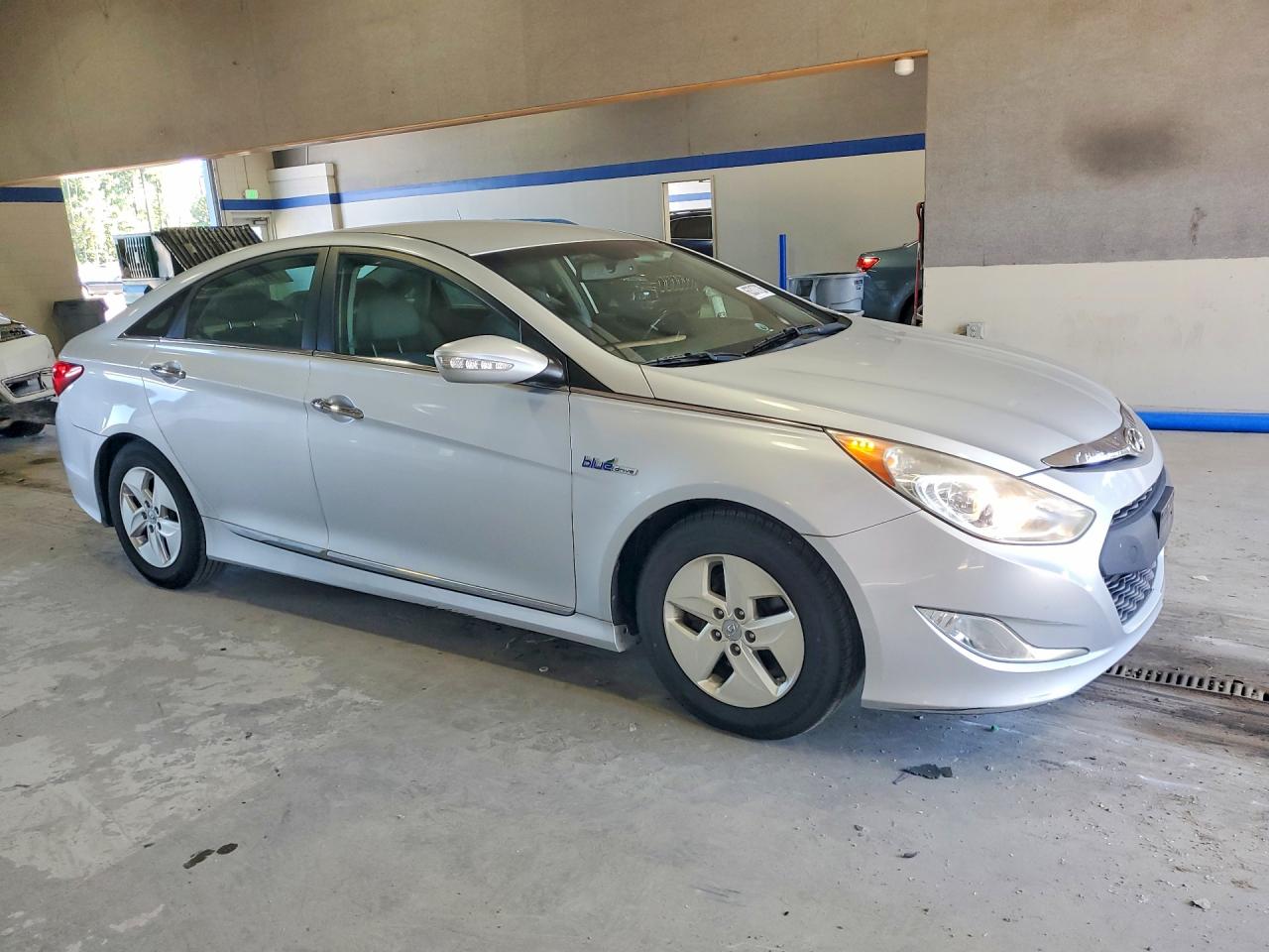 2012 Hyundai Sonata Hybrid Silver vin: KMHEC4A4XCA033751