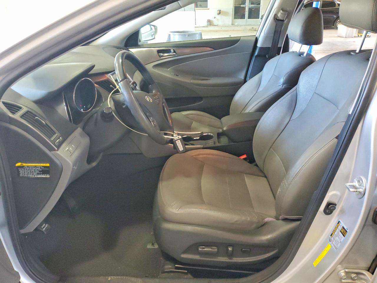 2012 Hyundai Sonata Hybrid Silver vin: KMHEC4A4XCA033751