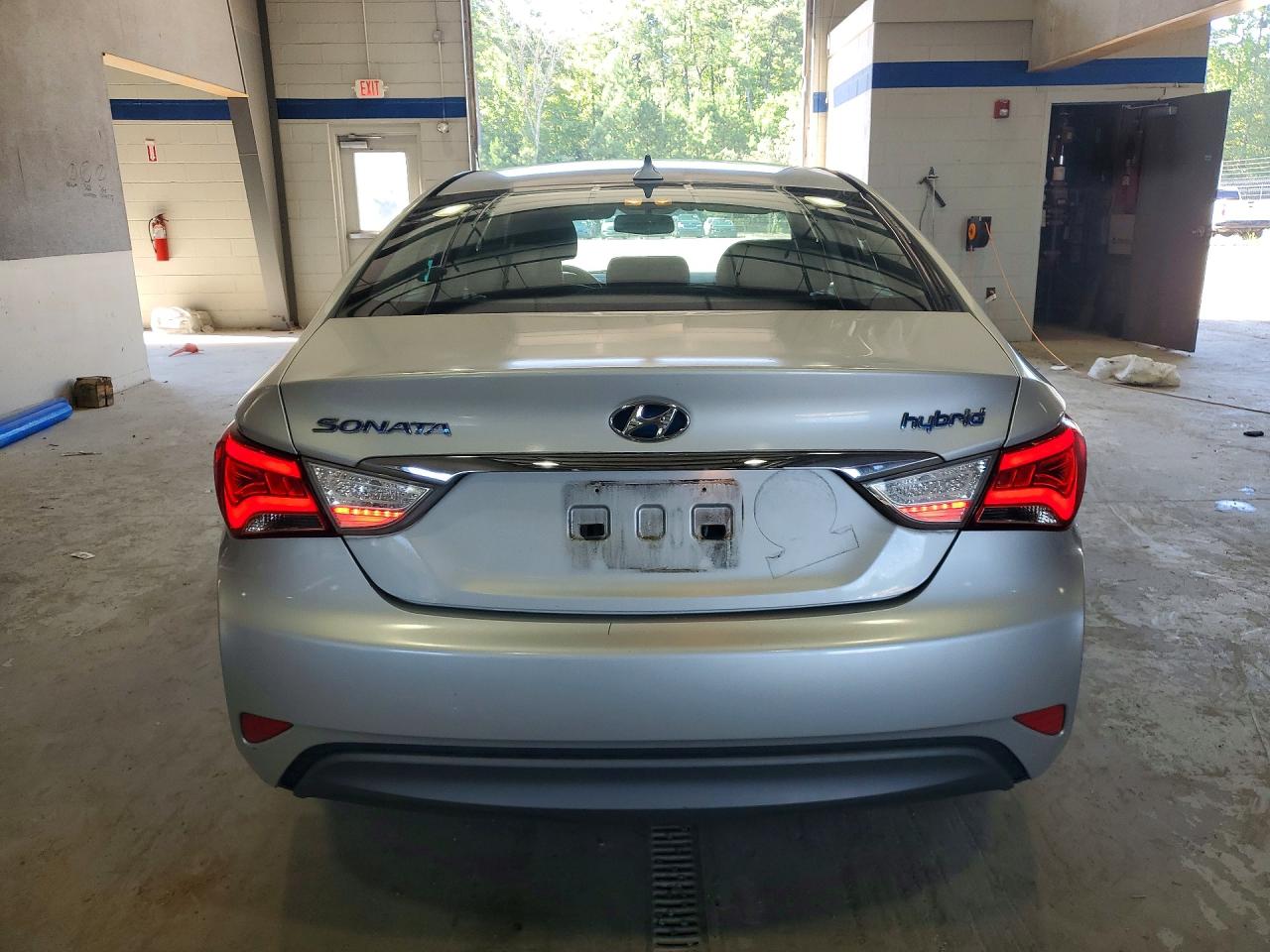 2012 Hyundai Sonata Hybrid Silver vin: KMHEC4A4XCA033751