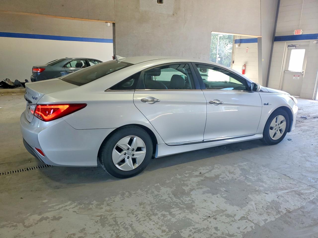 2012 Hyundai Sonata Hybrid Silver vin: KMHEC4A4XCA033751