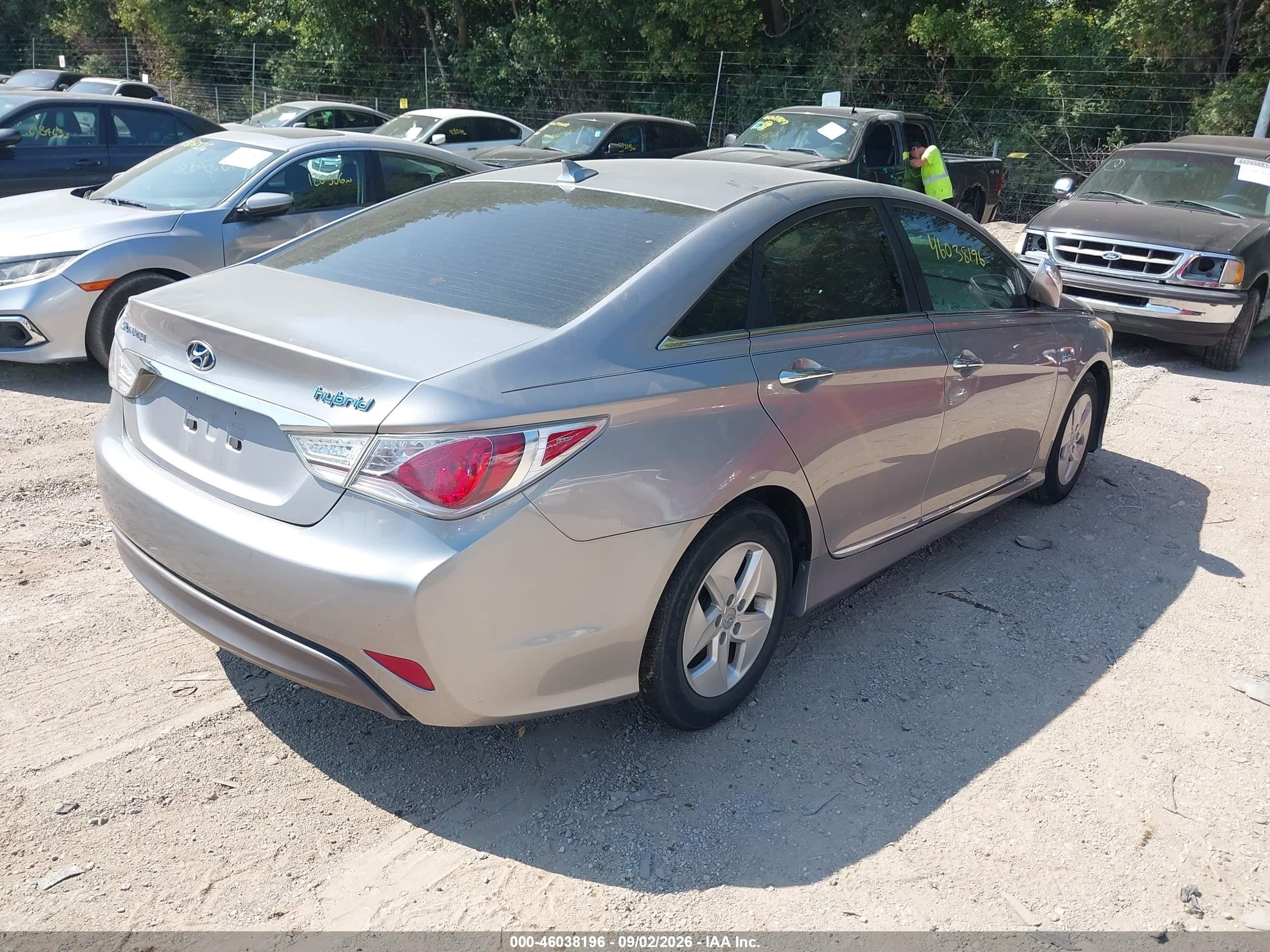 2012 Hyundai Sonata Hybrid   Silver vin: KMHEC4A4XCA048086