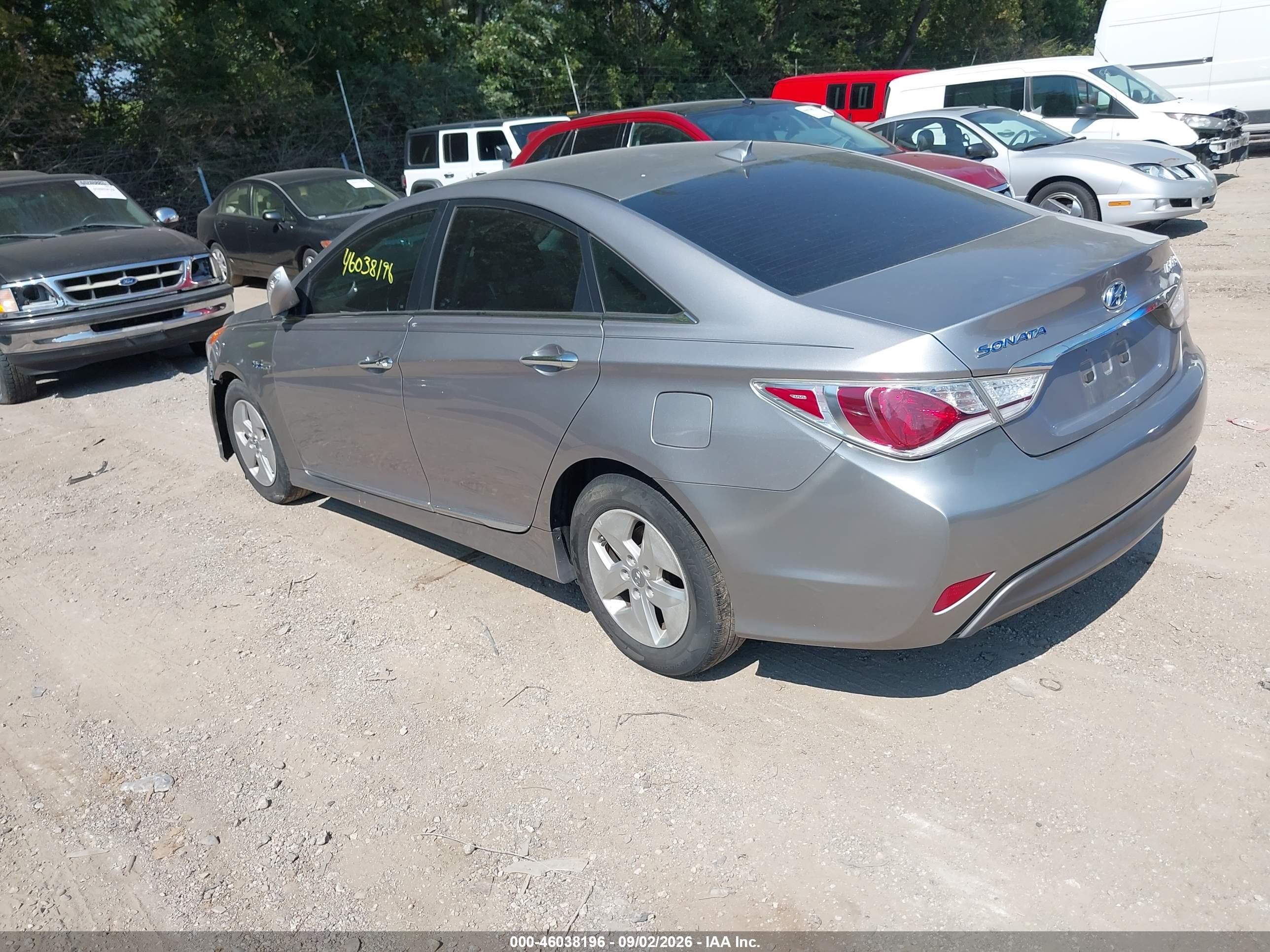 2012 Hyundai Sonata Hybrid   Silver vin: KMHEC4A4XCA048086