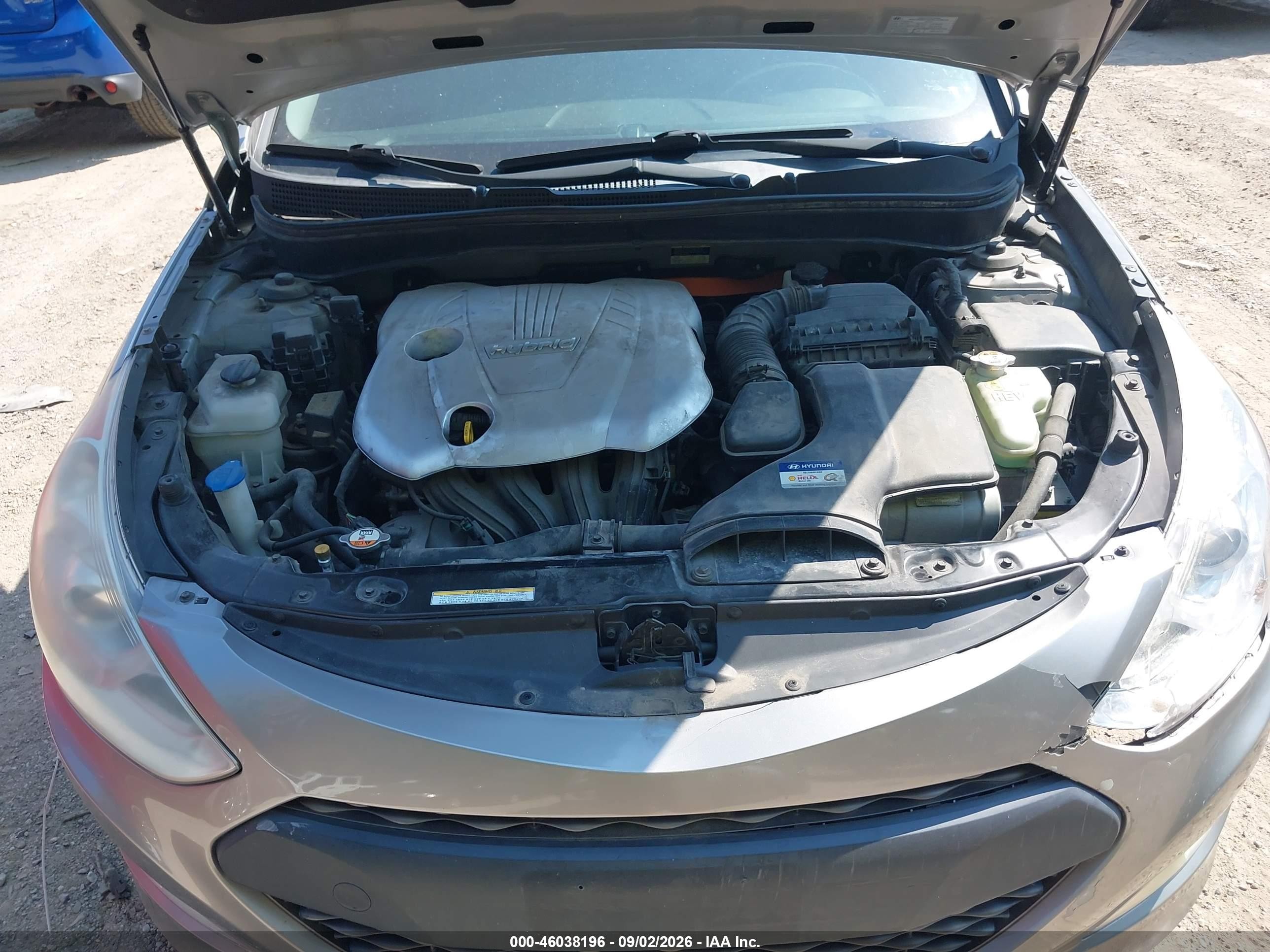 2012 Hyundai Sonata Hybrid   Silver vin: KMHEC4A4XCA048086