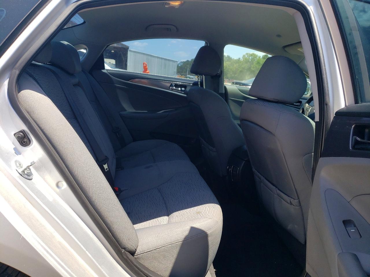 2013 Hyundai Sonata Hybrid Silver vin: KMHEC4A4XDA050521