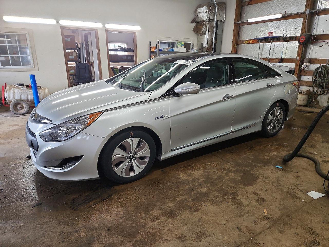 2013 Hyundai Sonata Hybrid Silver vin: KMHEC4A4XDA050745