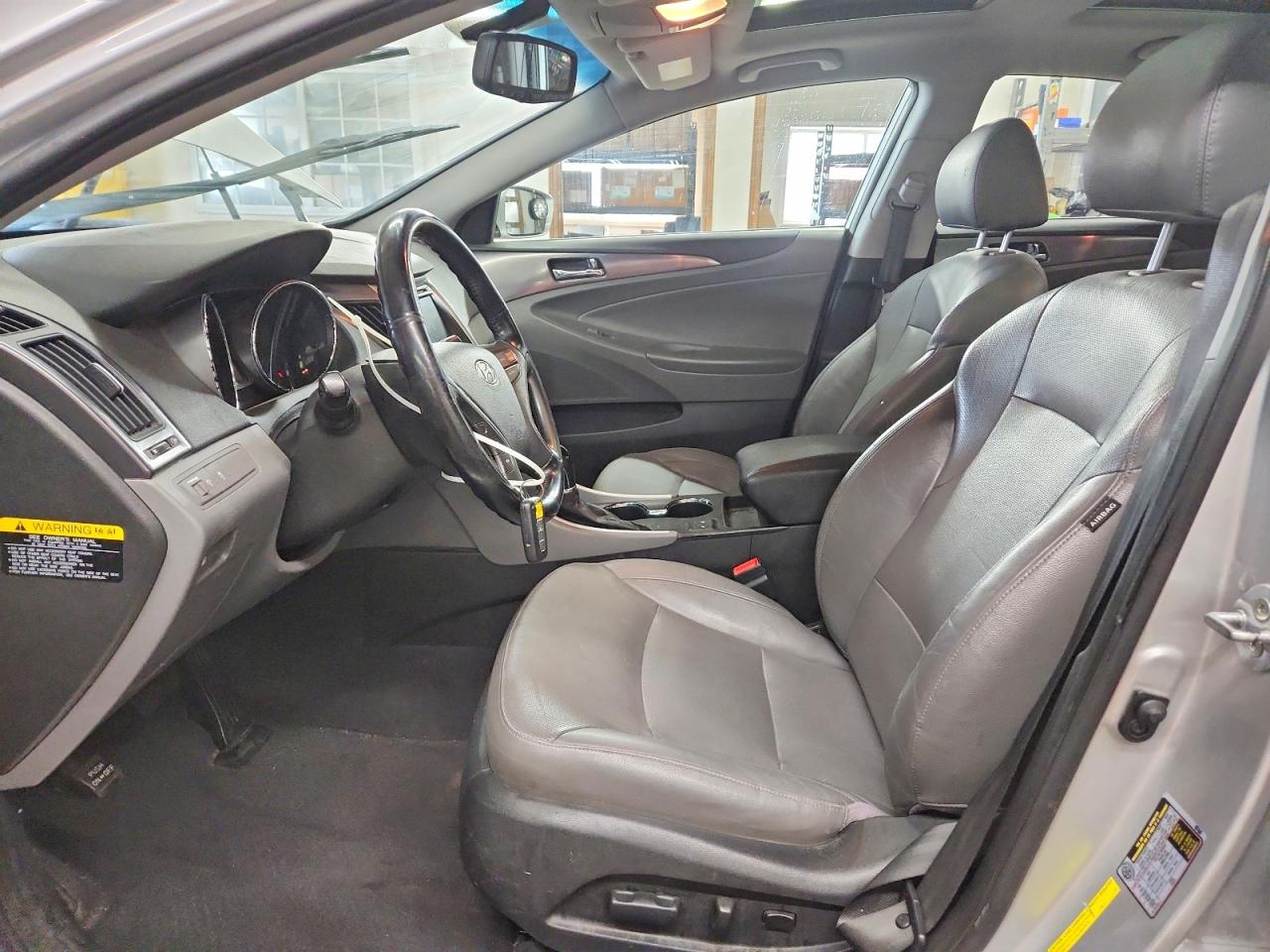 2013 Hyundai Sonata Hybrid Silver vin: KMHEC4A4XDA050745