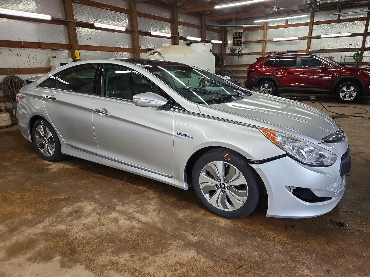 2013 Hyundai Sonata Hybrid Silver vin: KMHEC4A4XDA050745