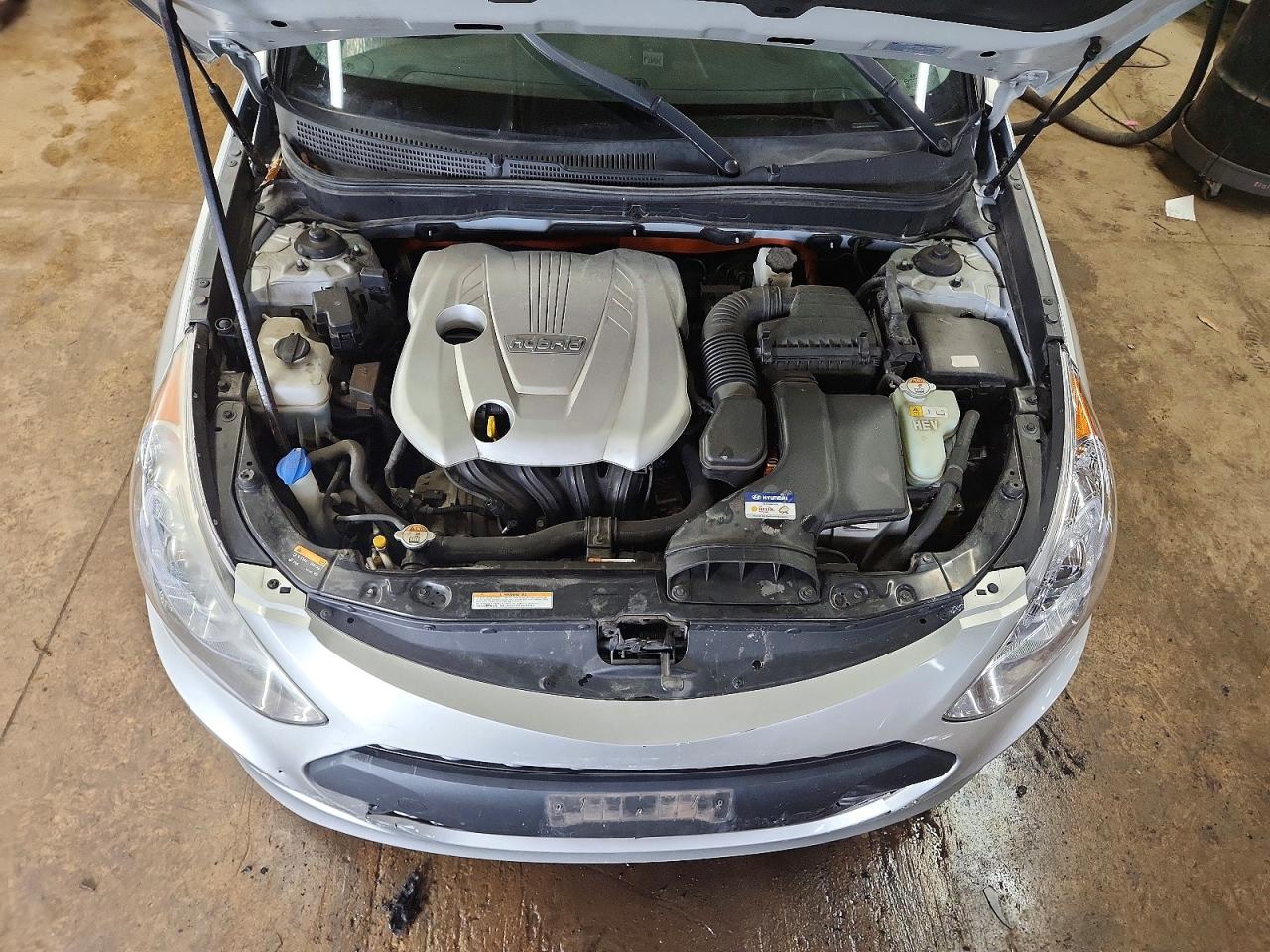 2013 Hyundai Sonata Hybrid Silver vin: KMHEC4A4XDA050745