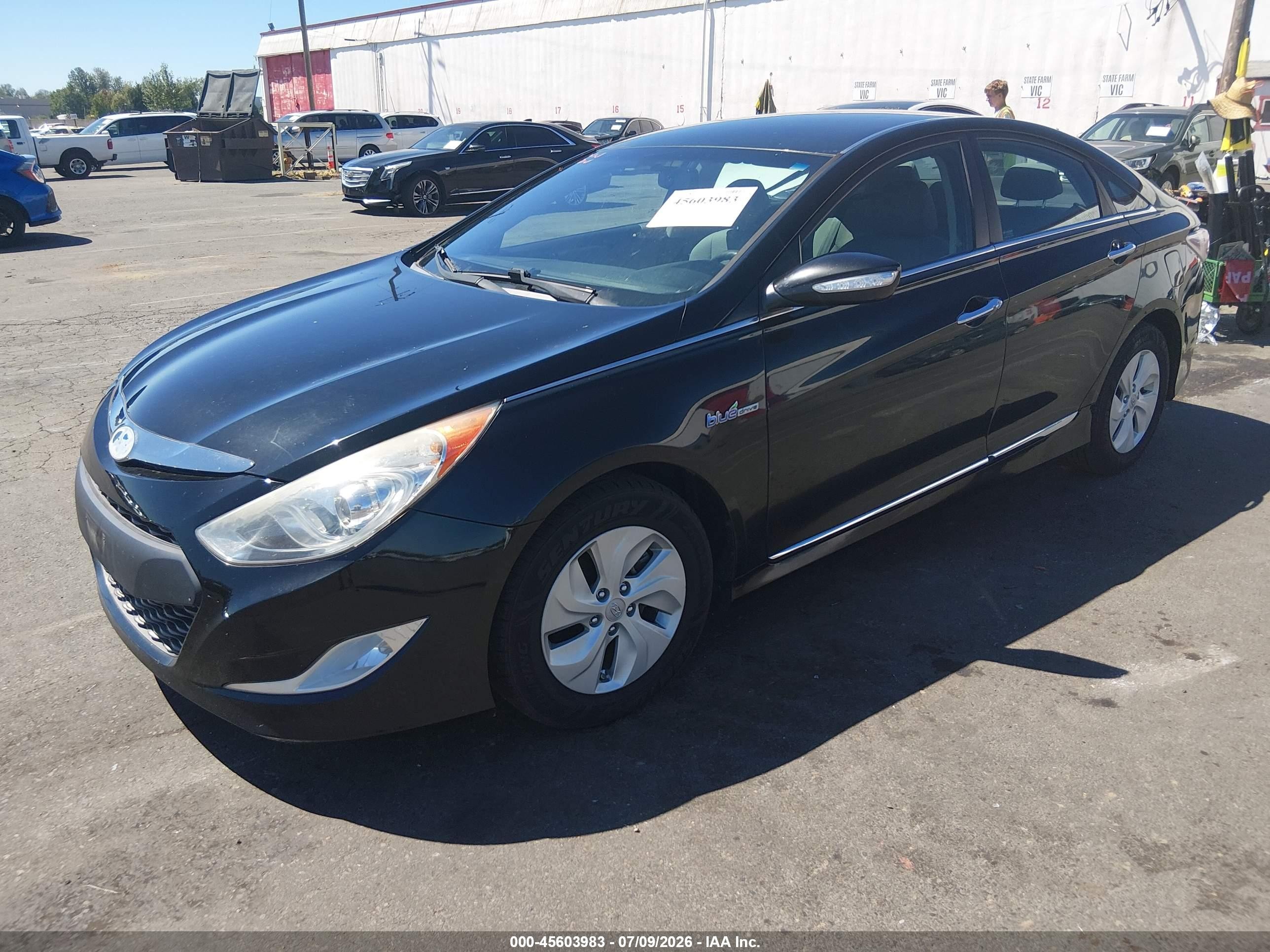 2013 Hyundai Sonata Hybrid   vin: KMHEC4A4XDA065956