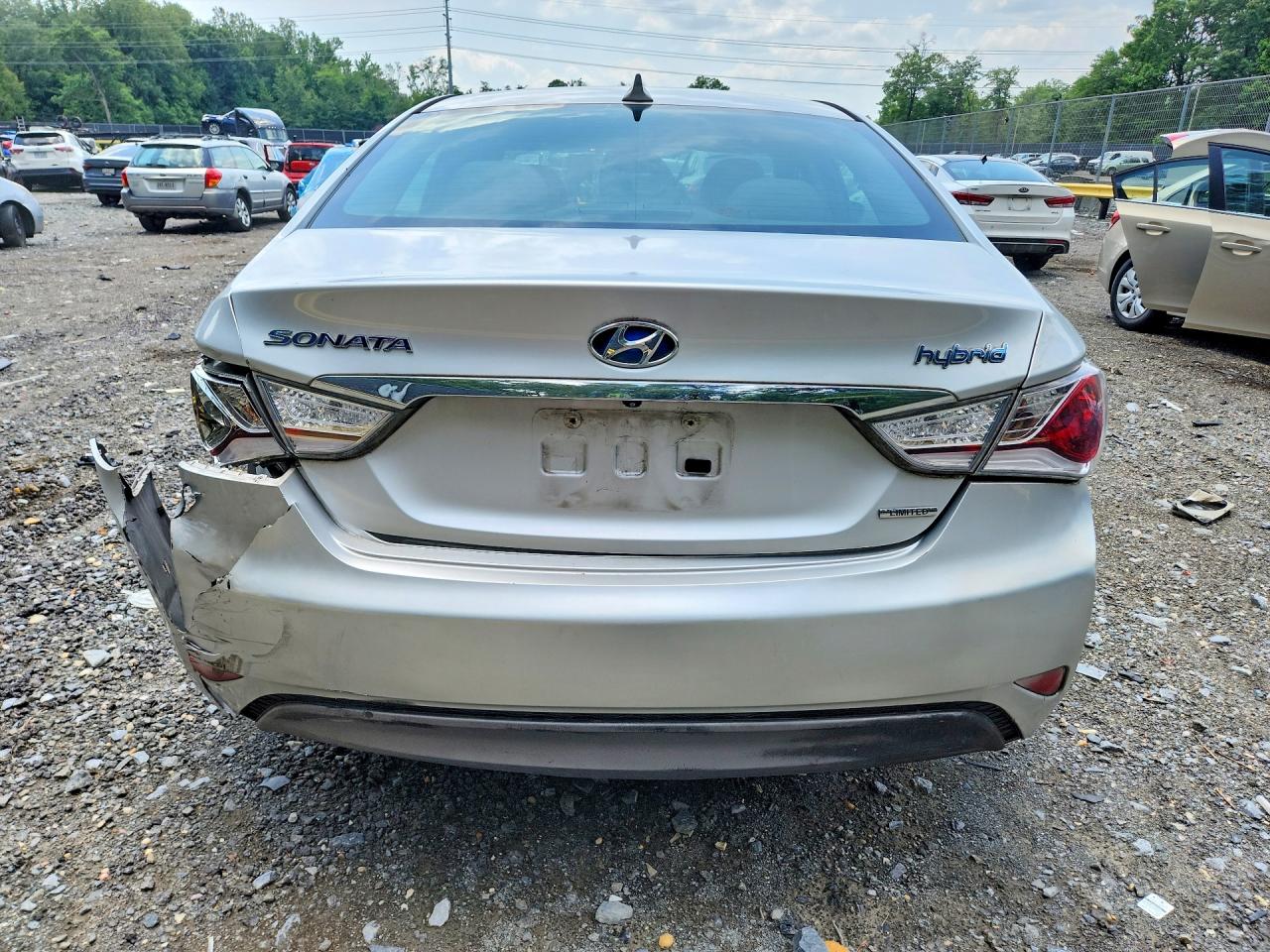 2013 Hyundai Sonata Hybrid Silver vin: KMHEC4A4XDA089271