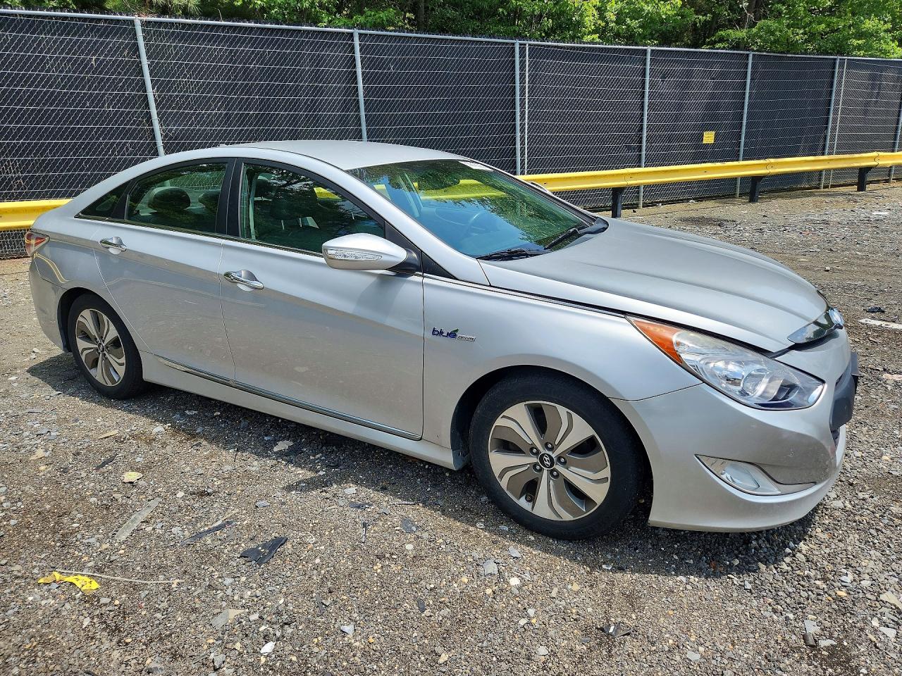 2013 Hyundai Sonata Hybrid Silver vin: KMHEC4A4XDA089271