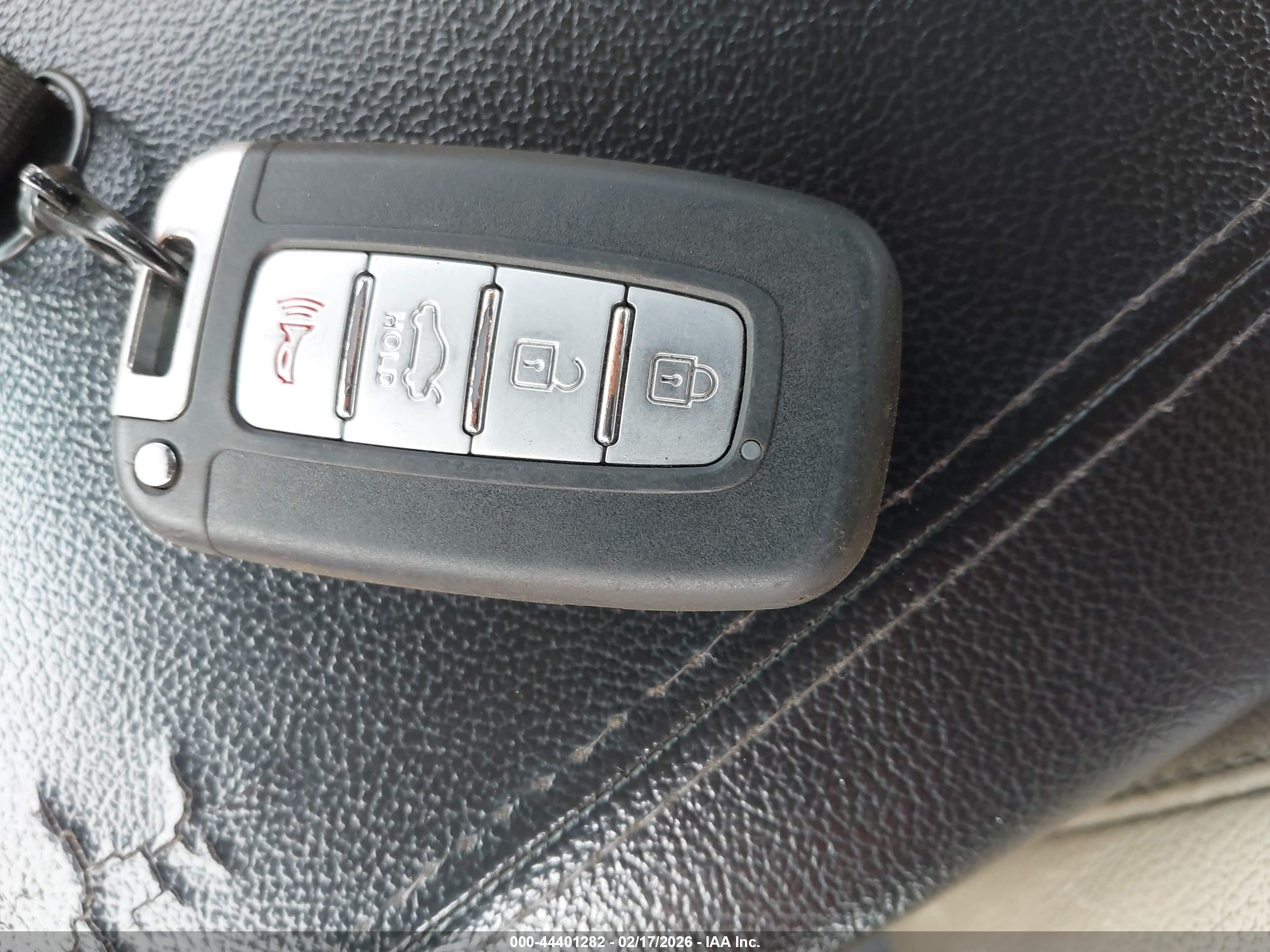 2013 Hyundai Sonata Hybrid Limited White vin: KMHEC4A4XDA092655