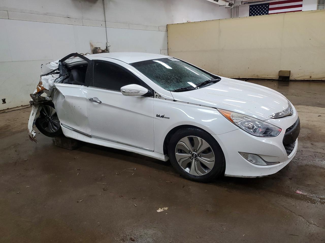 2013 Hyundai Sonata Hybrid White vin: KMHEC4A4XDA099590