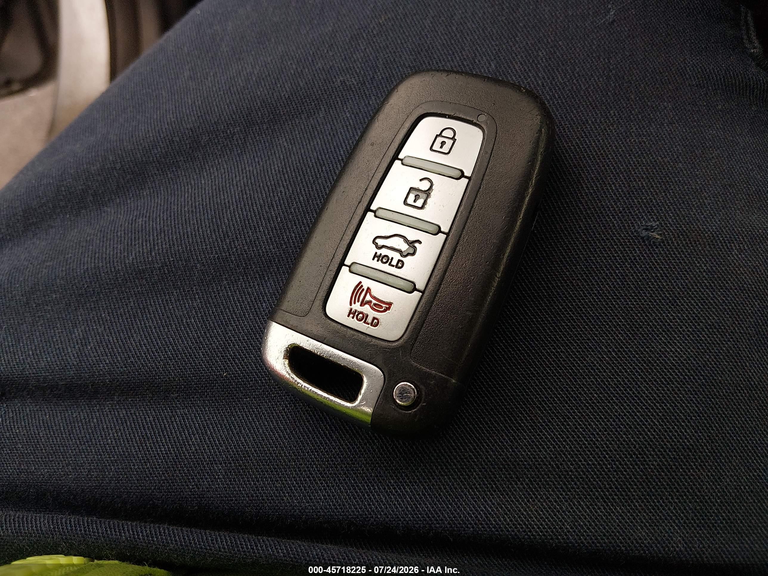 2014 Hyundai Sonata Hybrid   Silver vin: KMHEC4A4XEA113084