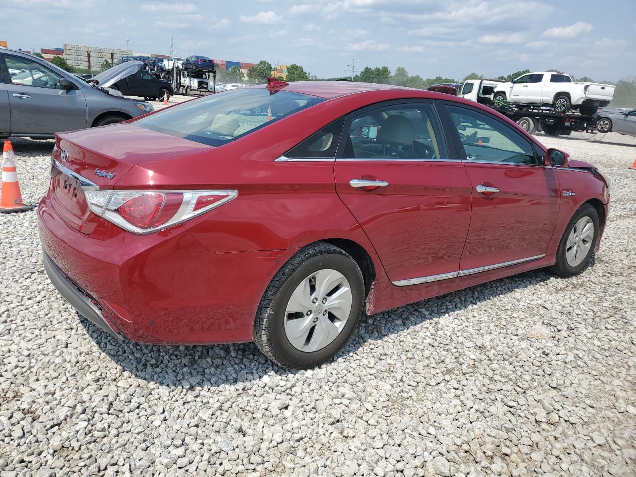 2015 Hyundai Sonata Hybrid Base Red vin: KMHEC4A4XFA119890