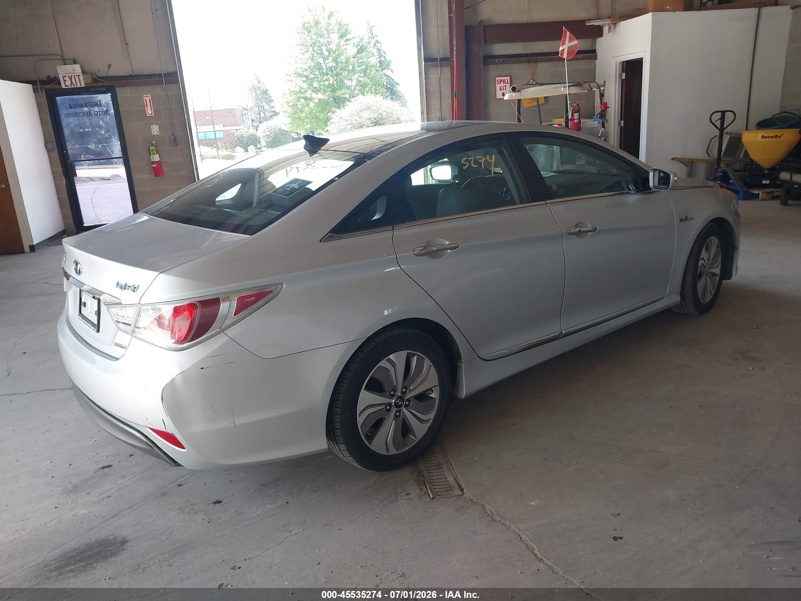 2015 Hyundai Sonata Hybrid Limited Silver vin: KMHEC4A4XFA122580