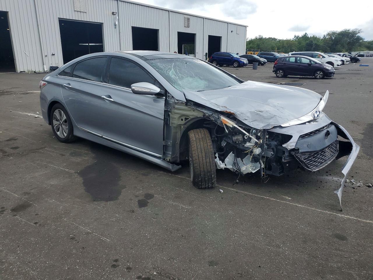 2015 Hyundai Sonata Hybrid Limited Silver vin: KMHEC4A4XFA122790