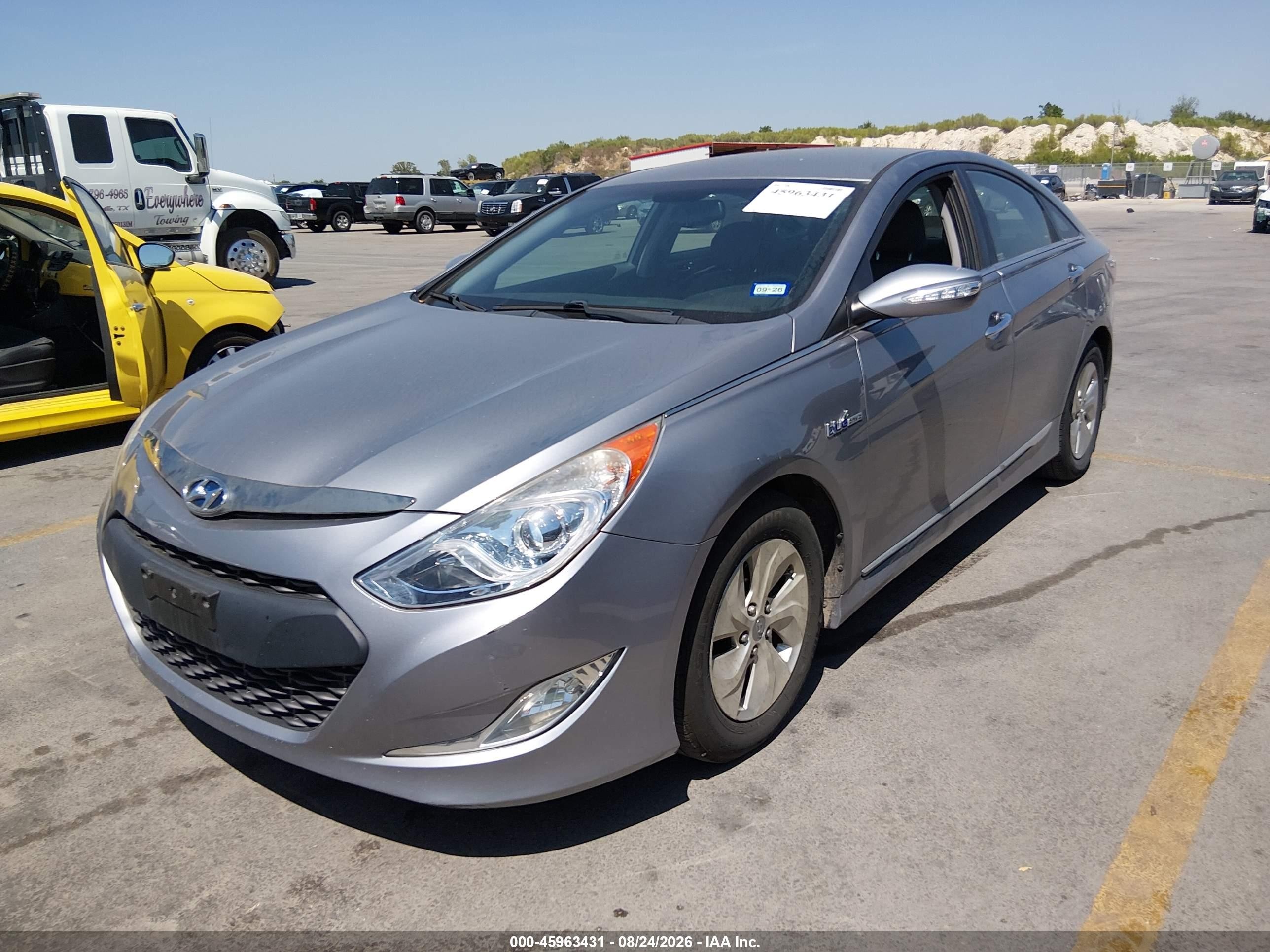 2015 Hyundai Sonata Hybrid   Silver vin: KMHEC4A4XFA128332