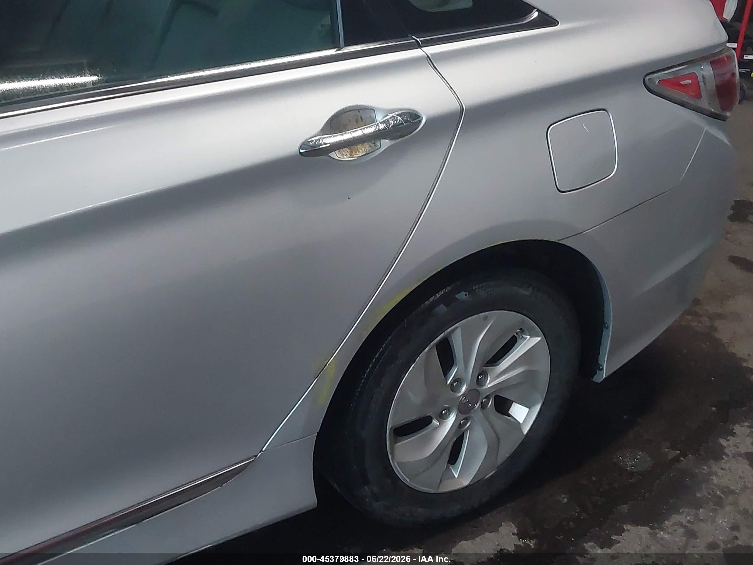 2015 Hyundai Sonata Hybrid   Gray vin: KMHEC4A4XFA128637