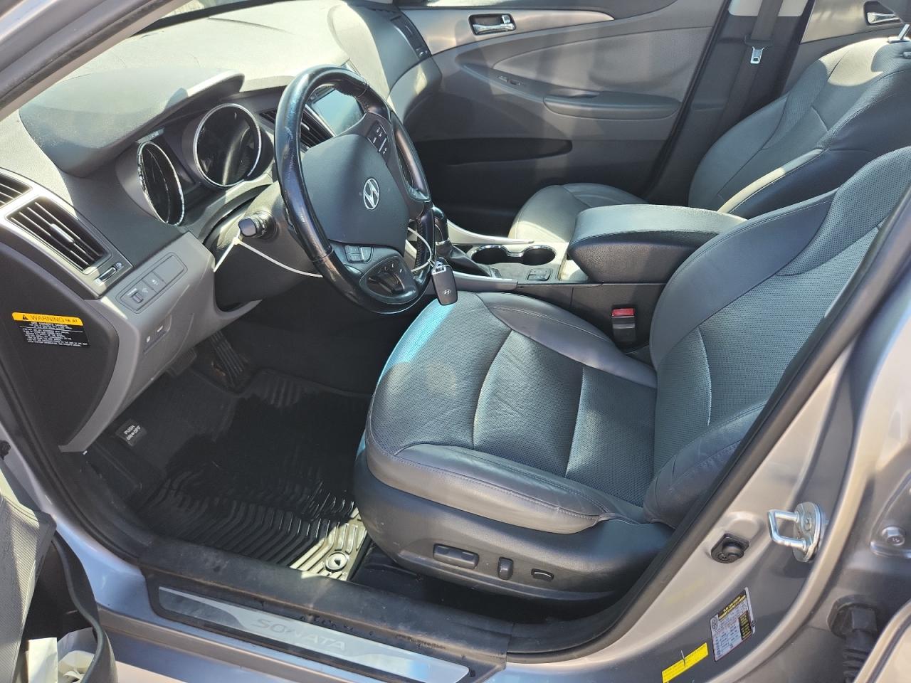 2015 Hyundai Sonata Hybrid Limited Silver vin: KMHEC4A4XFA129433