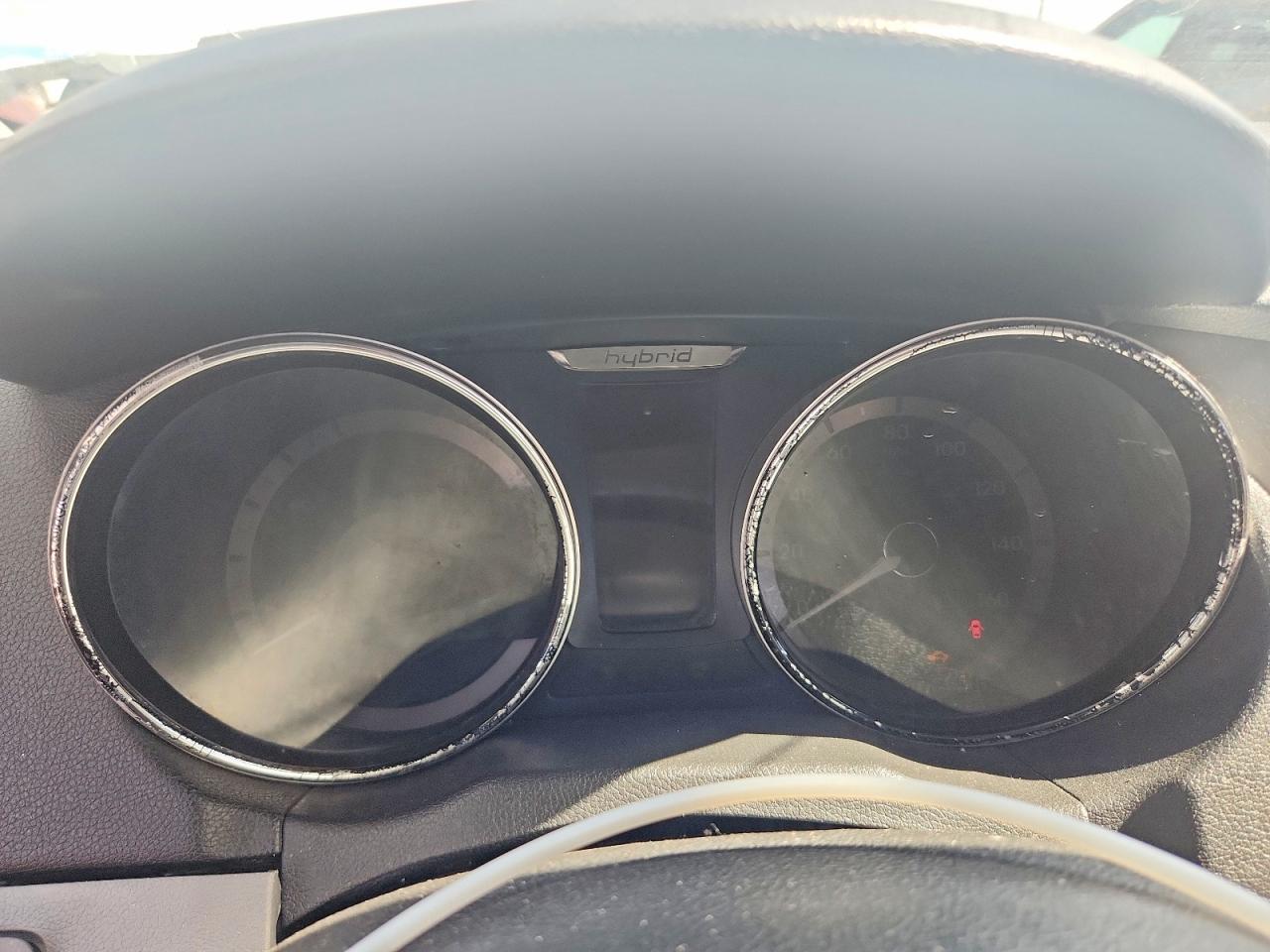 2015 Hyundai Sonata White vin: KMHEC4A4XFA136088