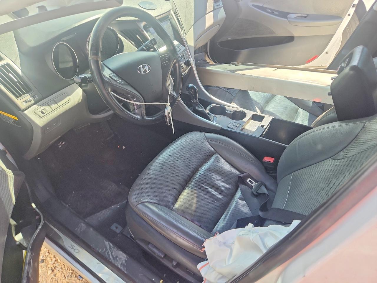 2015 Hyundai Sonata White vin: KMHEC4A4XFA136088