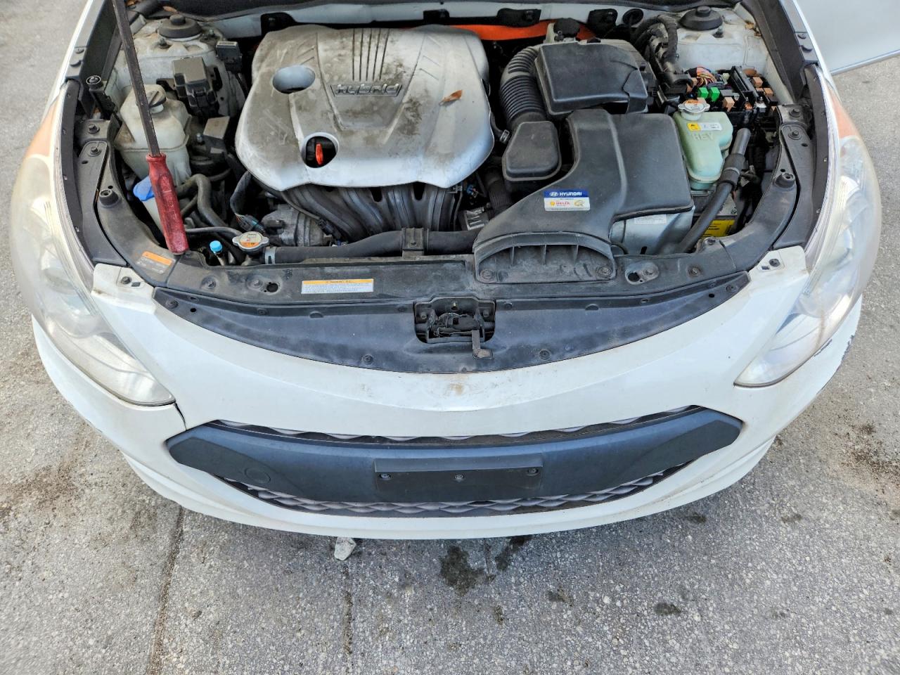 2015 Hyundai Sonata Hybrid Base White vin: KMHEC4A4XFA138651