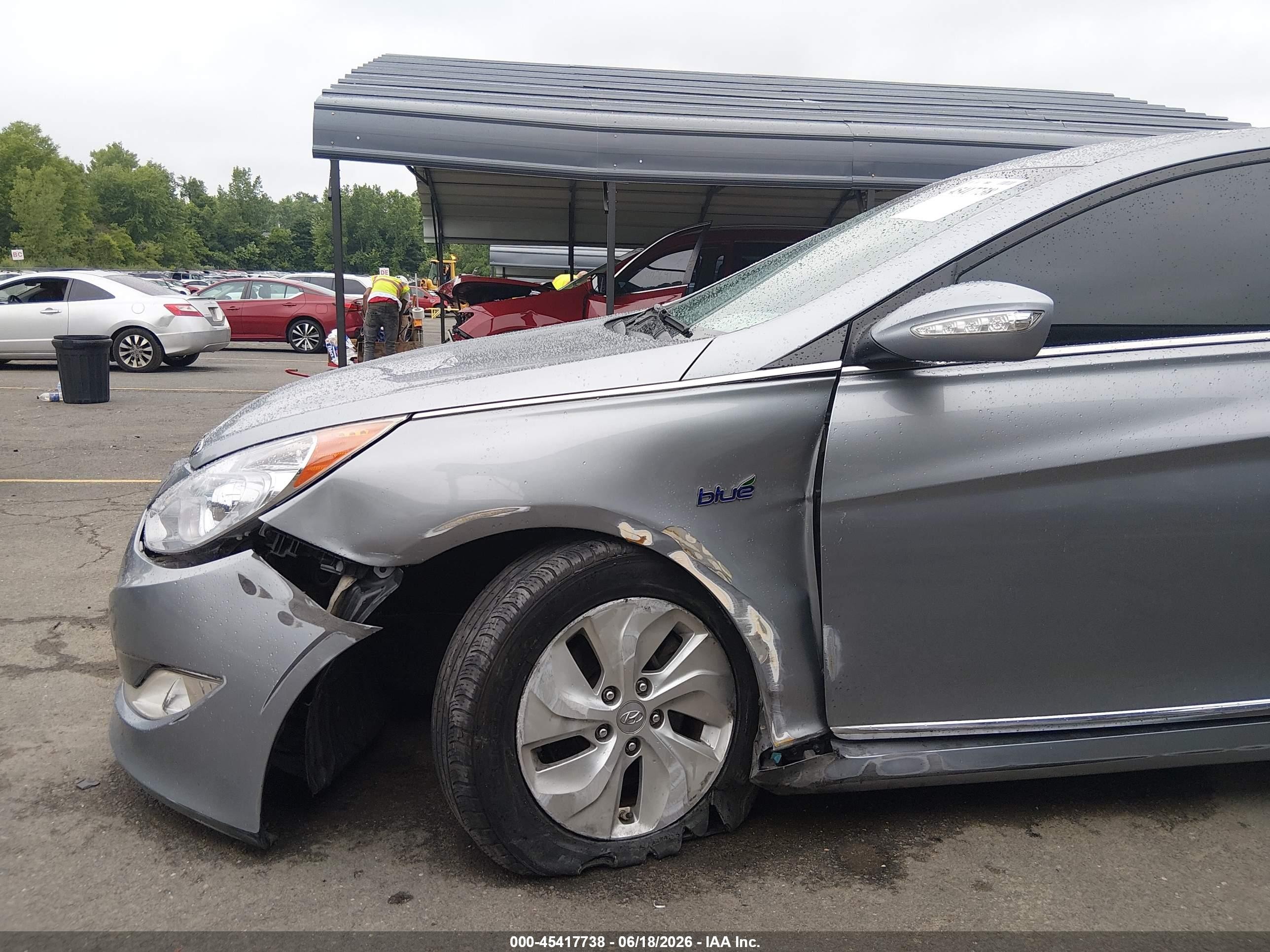 2015 Hyundai Sonata Hybrid   Серебряный vin: KMHEC4A4XFA139279