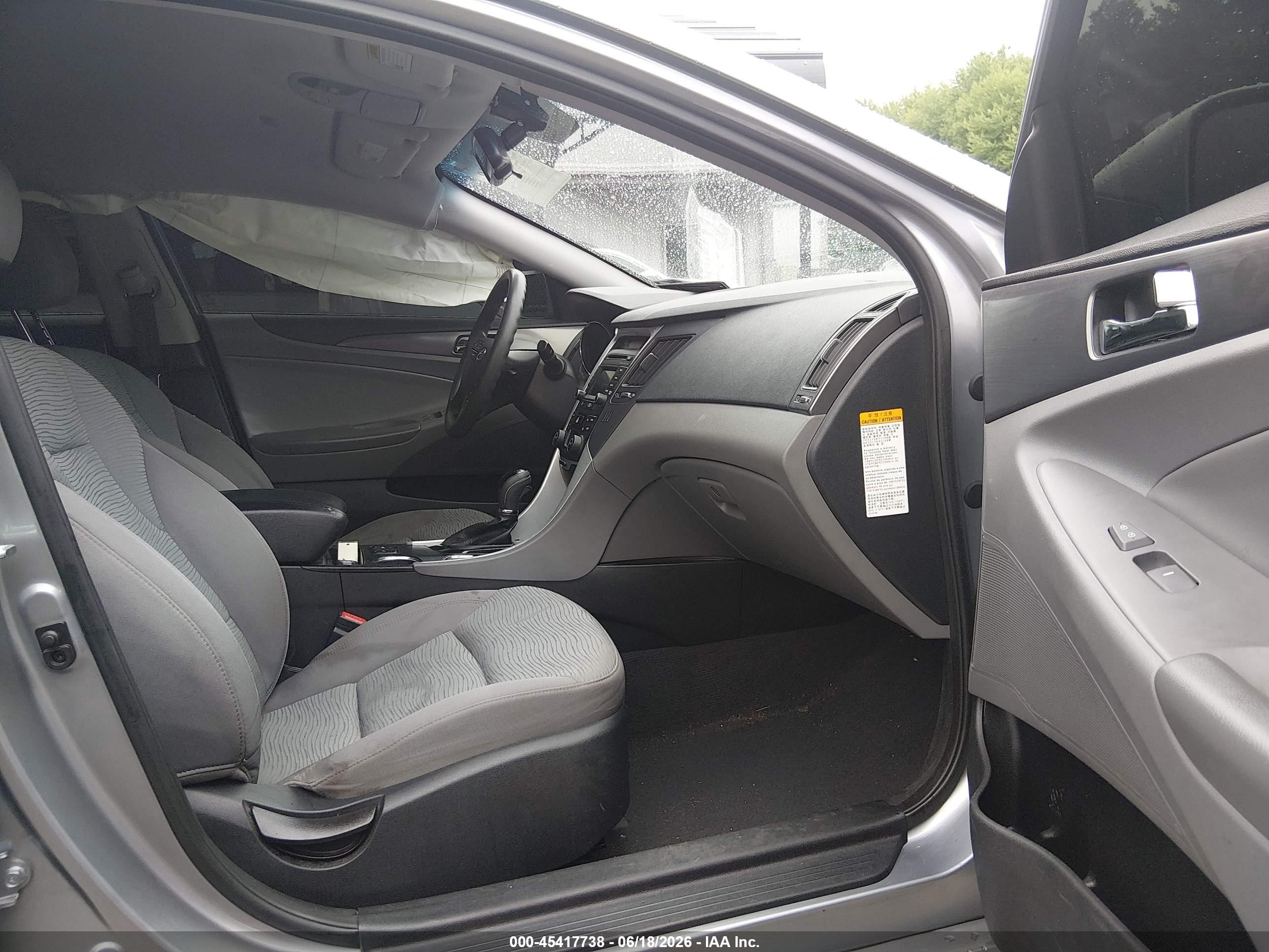 2015 Hyundai Sonata Hybrid   Серебряный vin: KMHEC4A4XFA139279