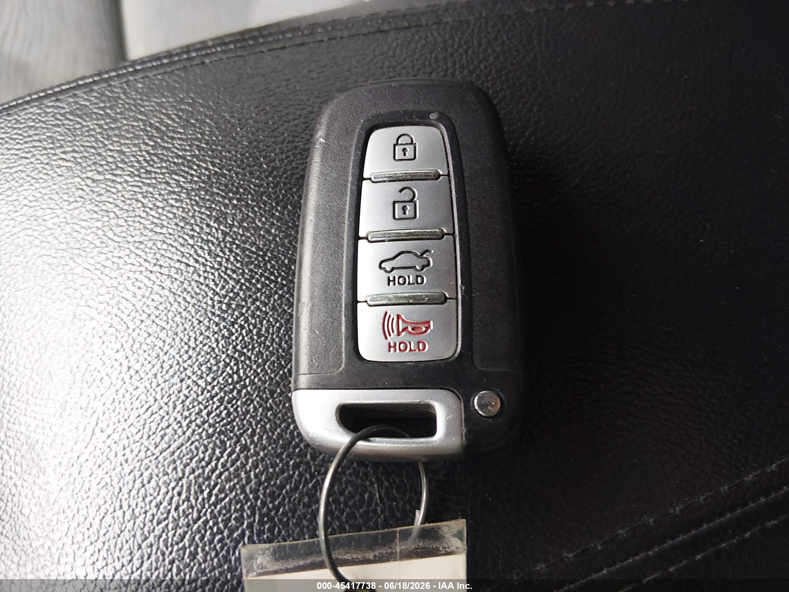 2015 Hyundai Sonata Hybrid   Серебряный vin: KMHEC4A4XFA139279