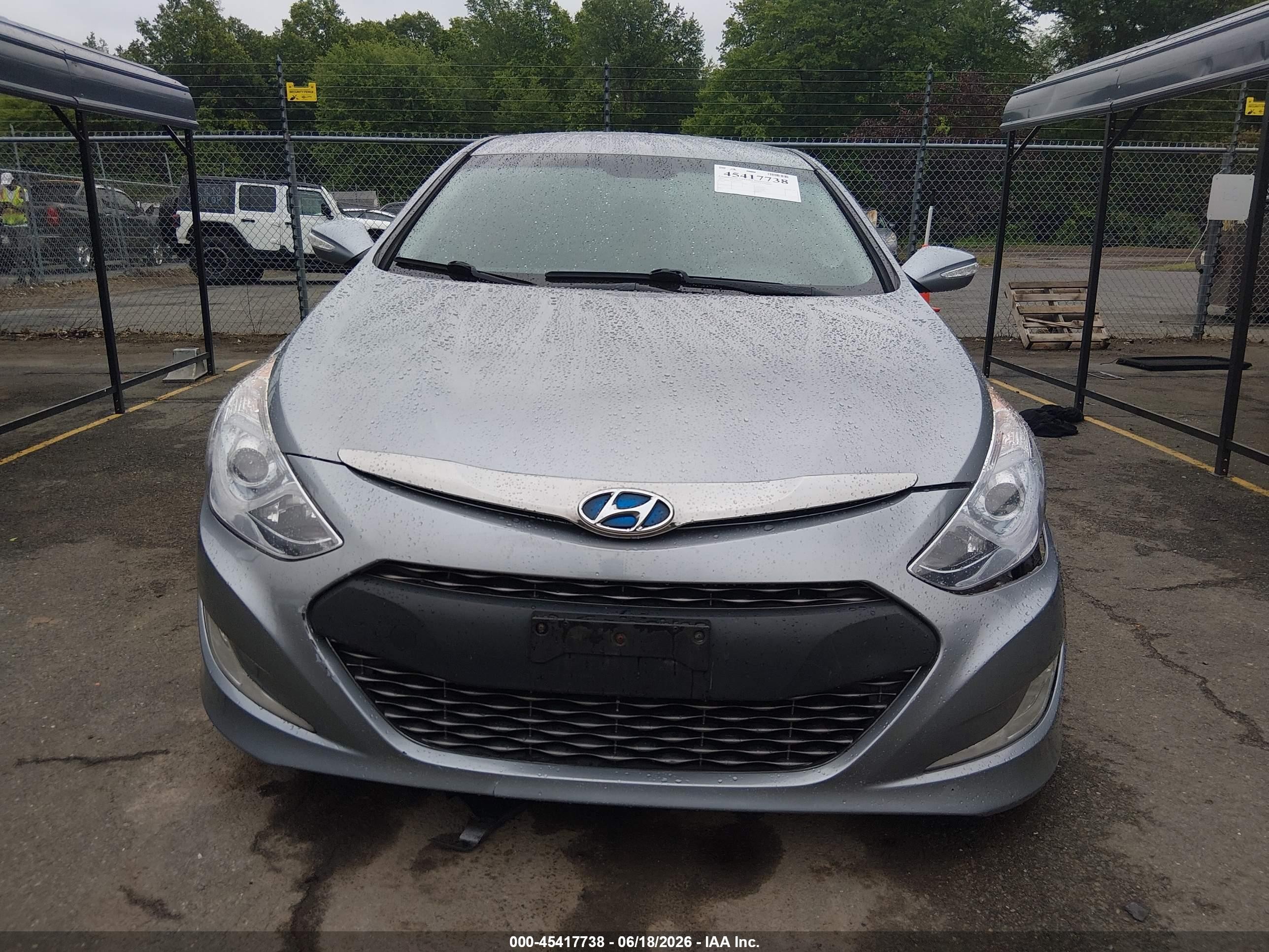 2015 Hyundai Sonata Hybrid   Серебряный vin: KMHEC4A4XFA139279