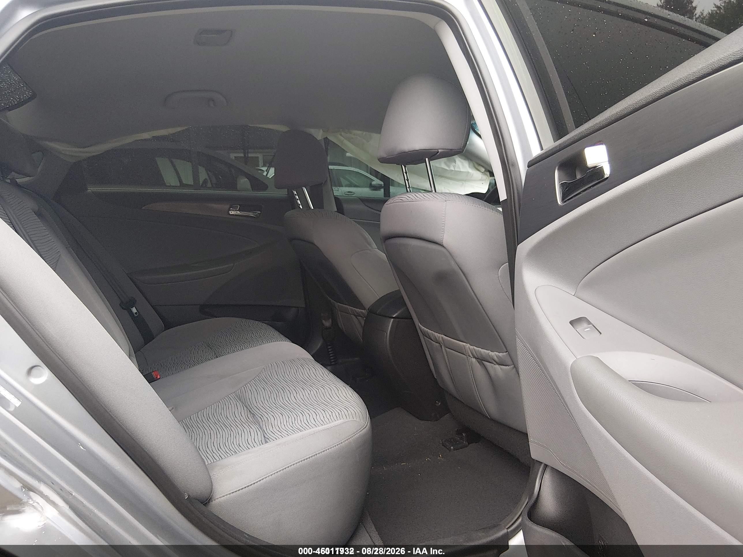 2015 Hyundai Sonata Hybrid   Silver vin: KMHEC4A4XFA139279