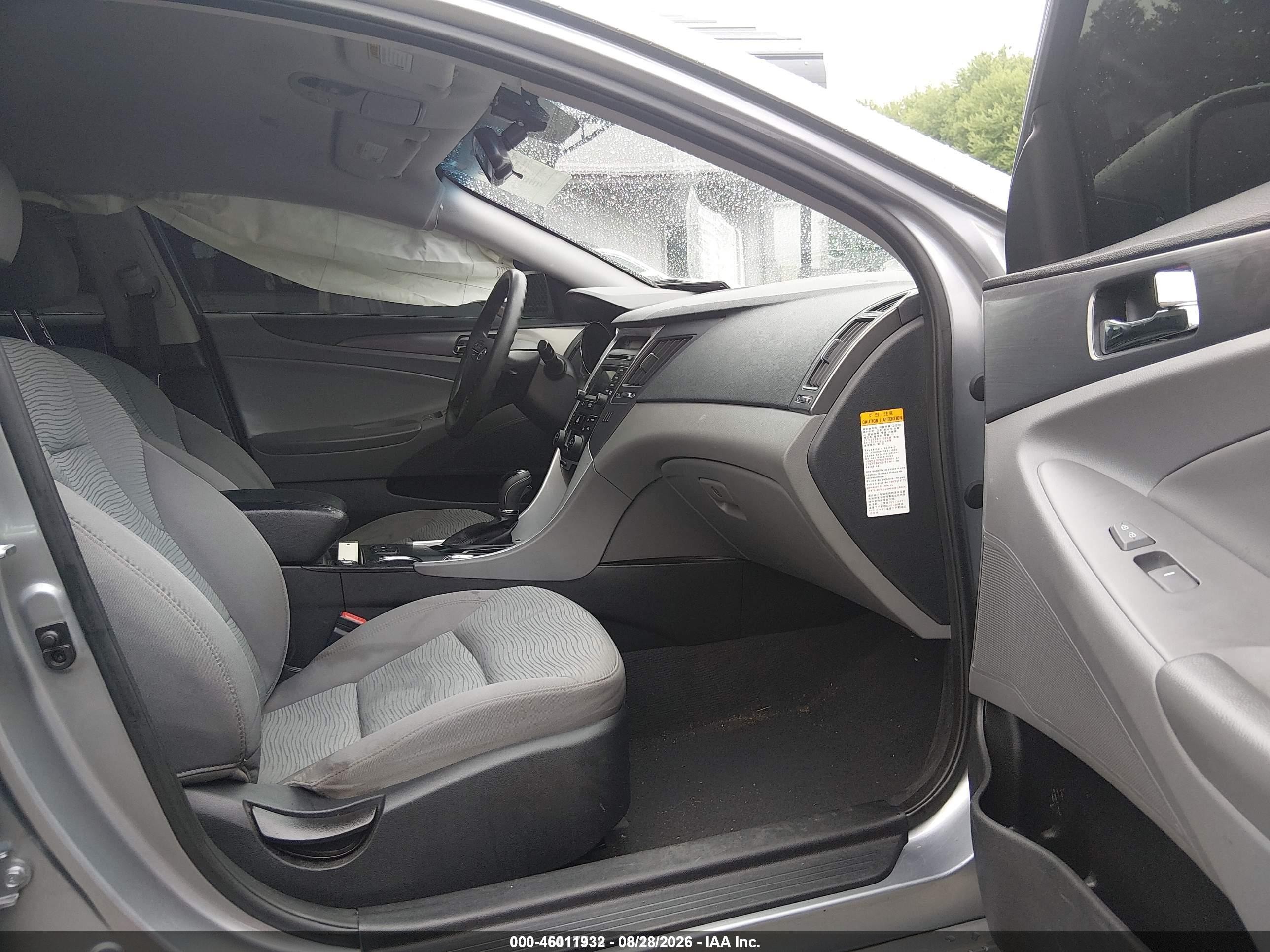 2015 Hyundai Sonata Hybrid   Silver vin: KMHEC4A4XFA139279